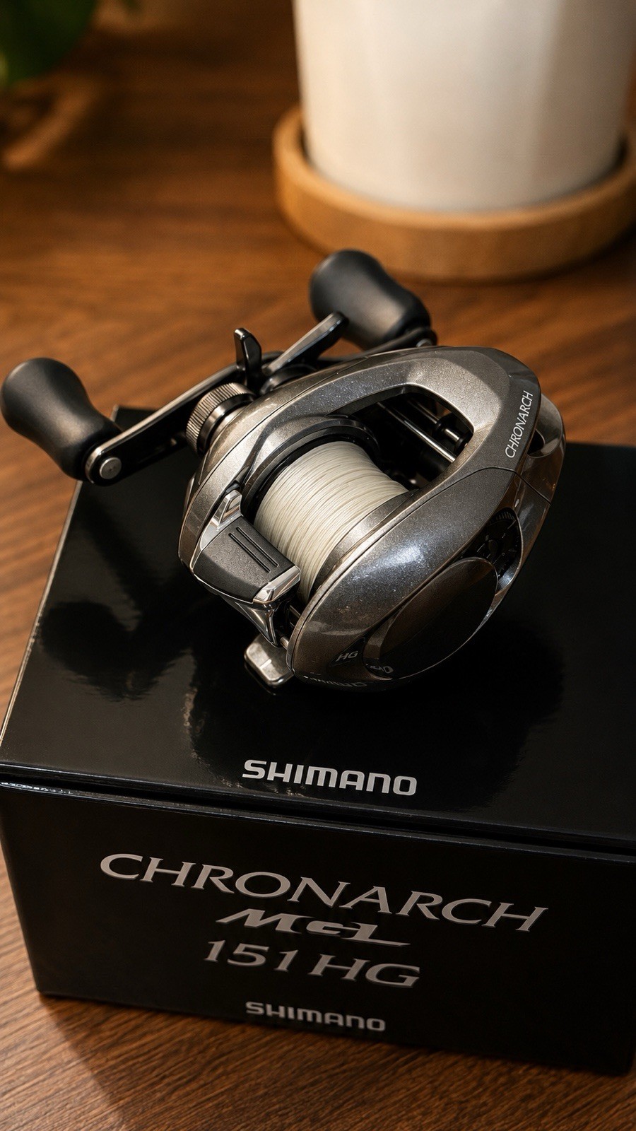 Shimano Chronarch MGL 151HG Left-Hand Baitcast Reel 7.1:1 8+1 BB