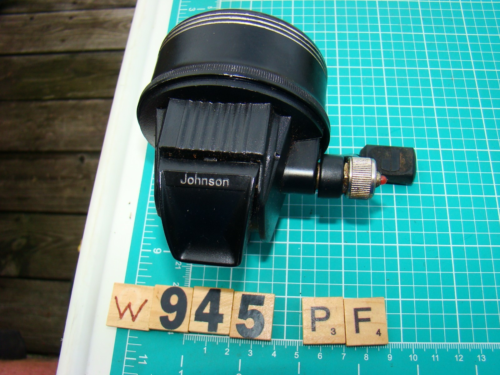 W0945 PF HEAVY DUTY JOHNSON FORCE 335 SPINCAST FISHING REEL