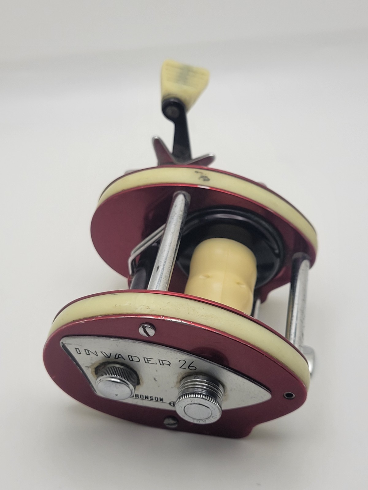 Vintage Bronson Invader 26 Baitcaster Fishing Reel