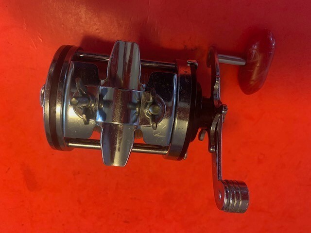 VINTAGE PENN SQUIDDER NO. 140 FISHING REEL NEWELL SPOOL AND STEEL GEARS & GUTS