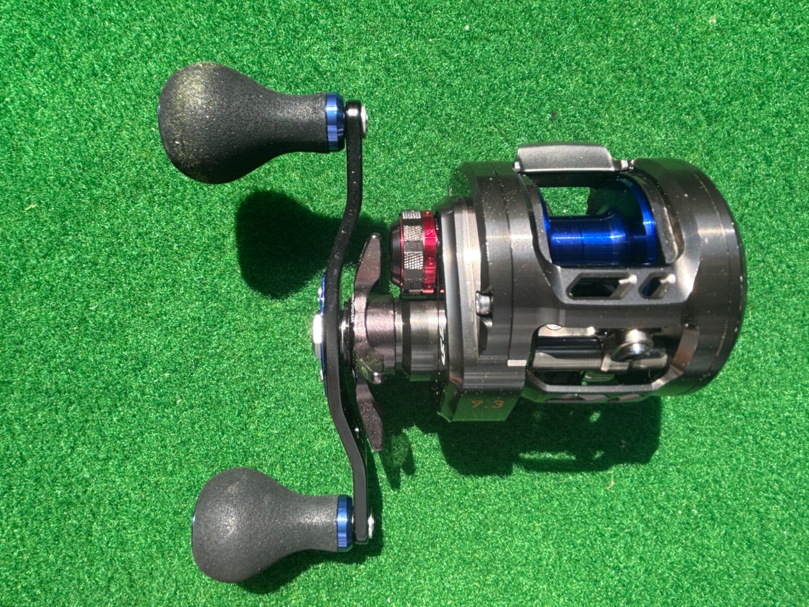 DAIWA 17 SALTIGA BJ 100SH Bay Jigging Baitcast Reel From Japan in BOX