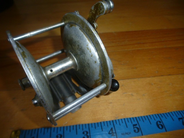 Vintage fishing reel Featherwate, San Francisco, New York, wood knob, good fish