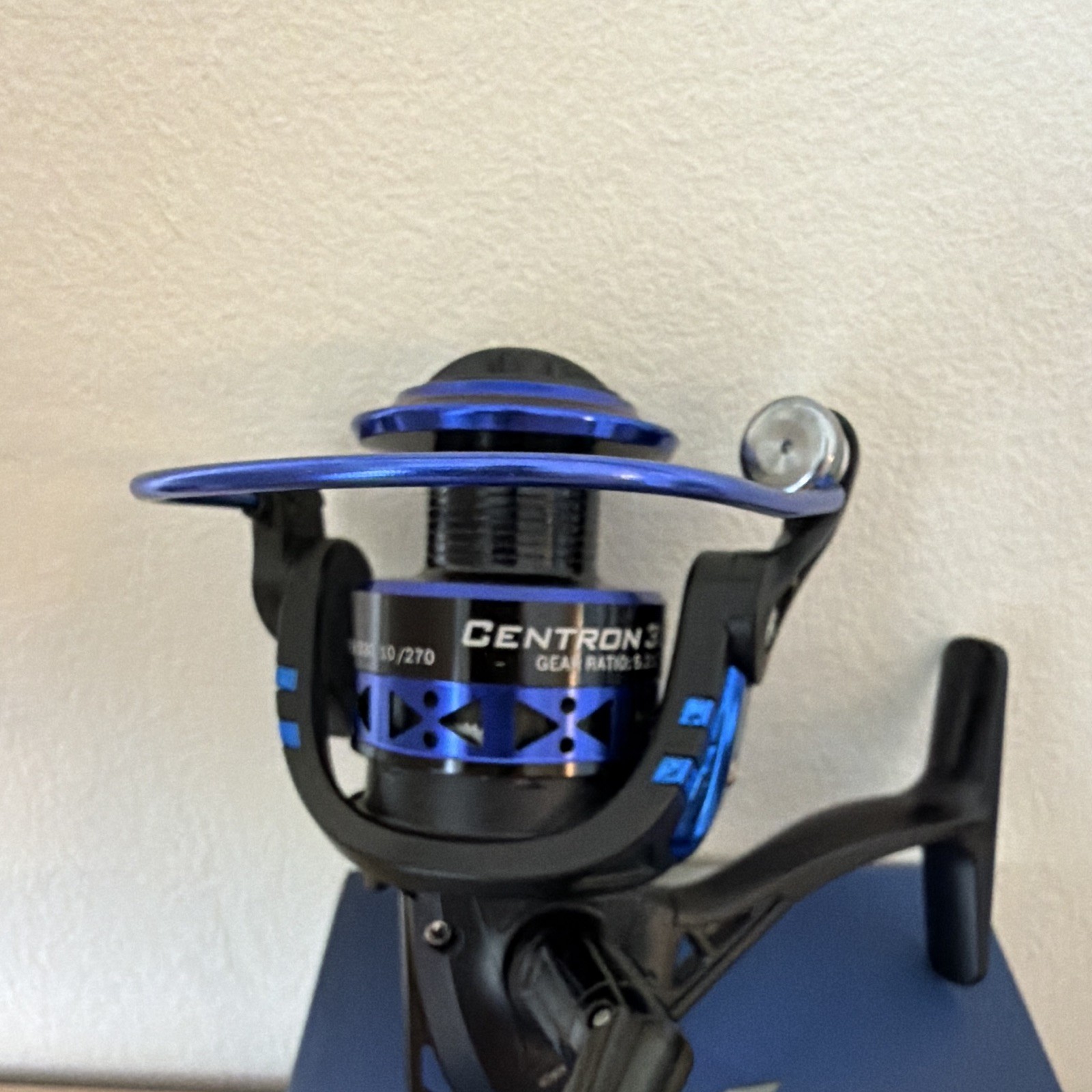 KastKing Centron 3000 Spinning Reel, 9+1BB, 5.2:1, Left, Black/Blue