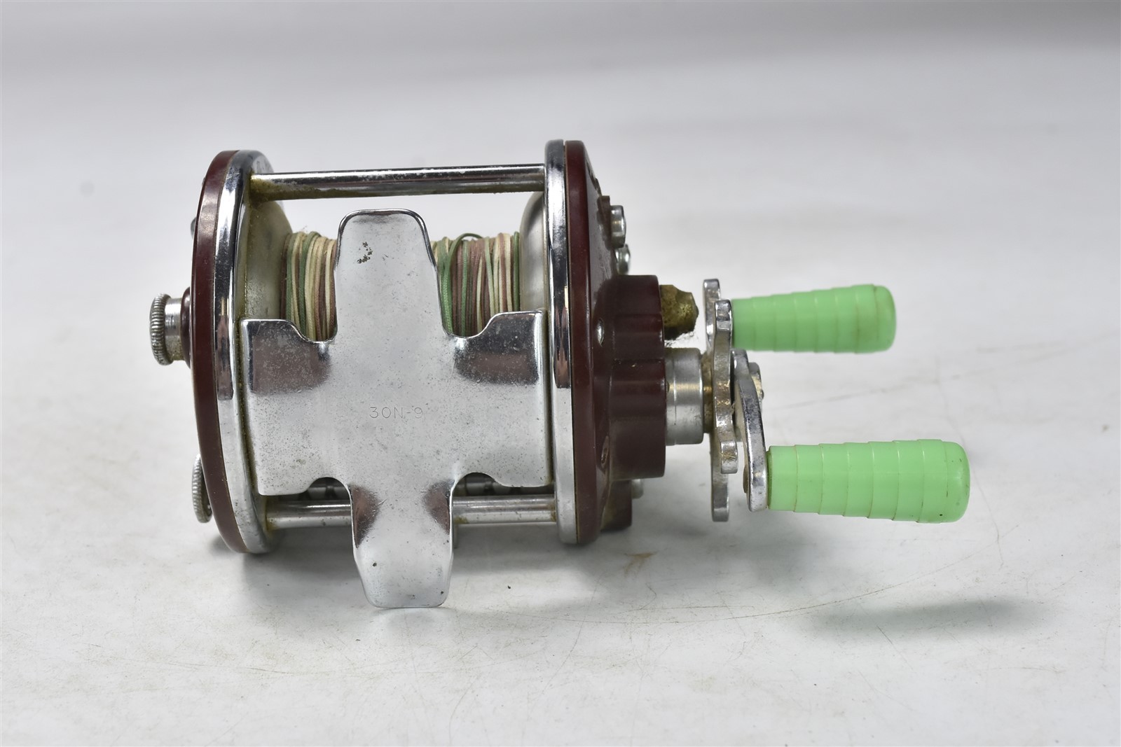 Vintage PENN PEER 109 FISHING REEL #09373