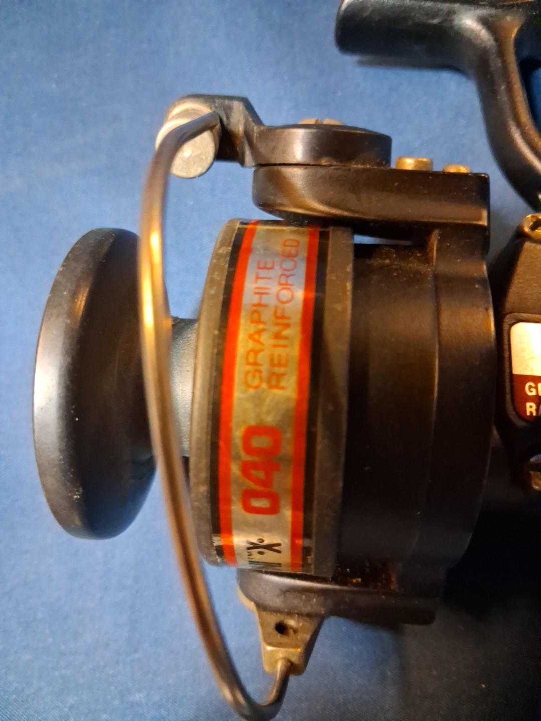 Shakespeare Omni X 040 Spinning Fishing Reel Gear Ratio 4.6:1 Graphite…