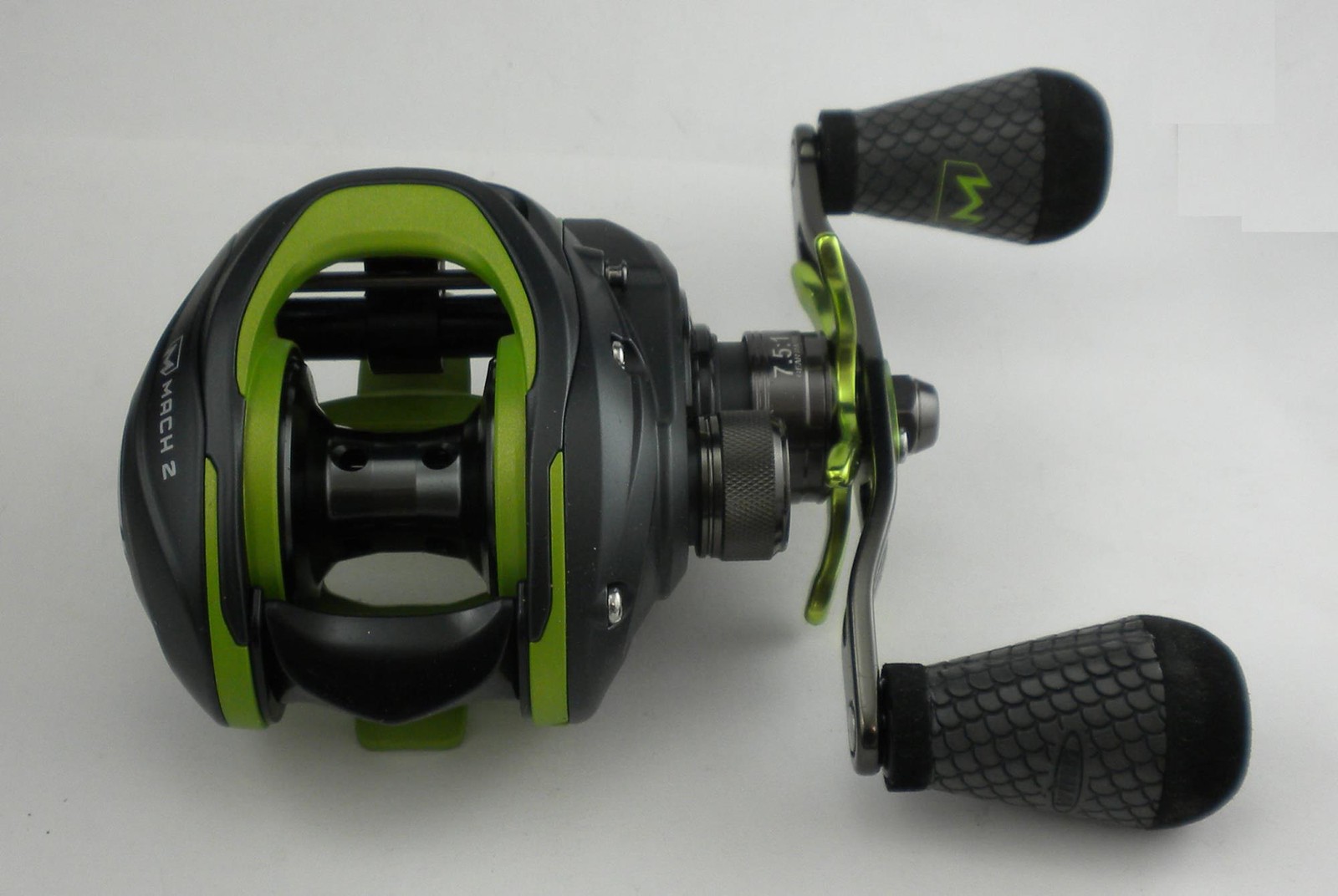 Lews MH2SHG3 Mach II Low Profile 7.5-1 Reel