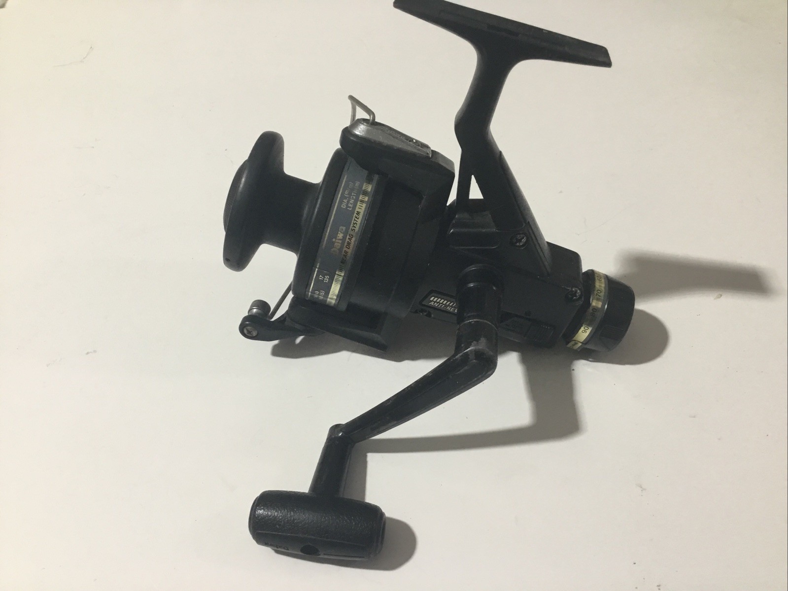 Daiwa Graphite AG2050X Spinning Fishing Reel Silent Anti Reverse.