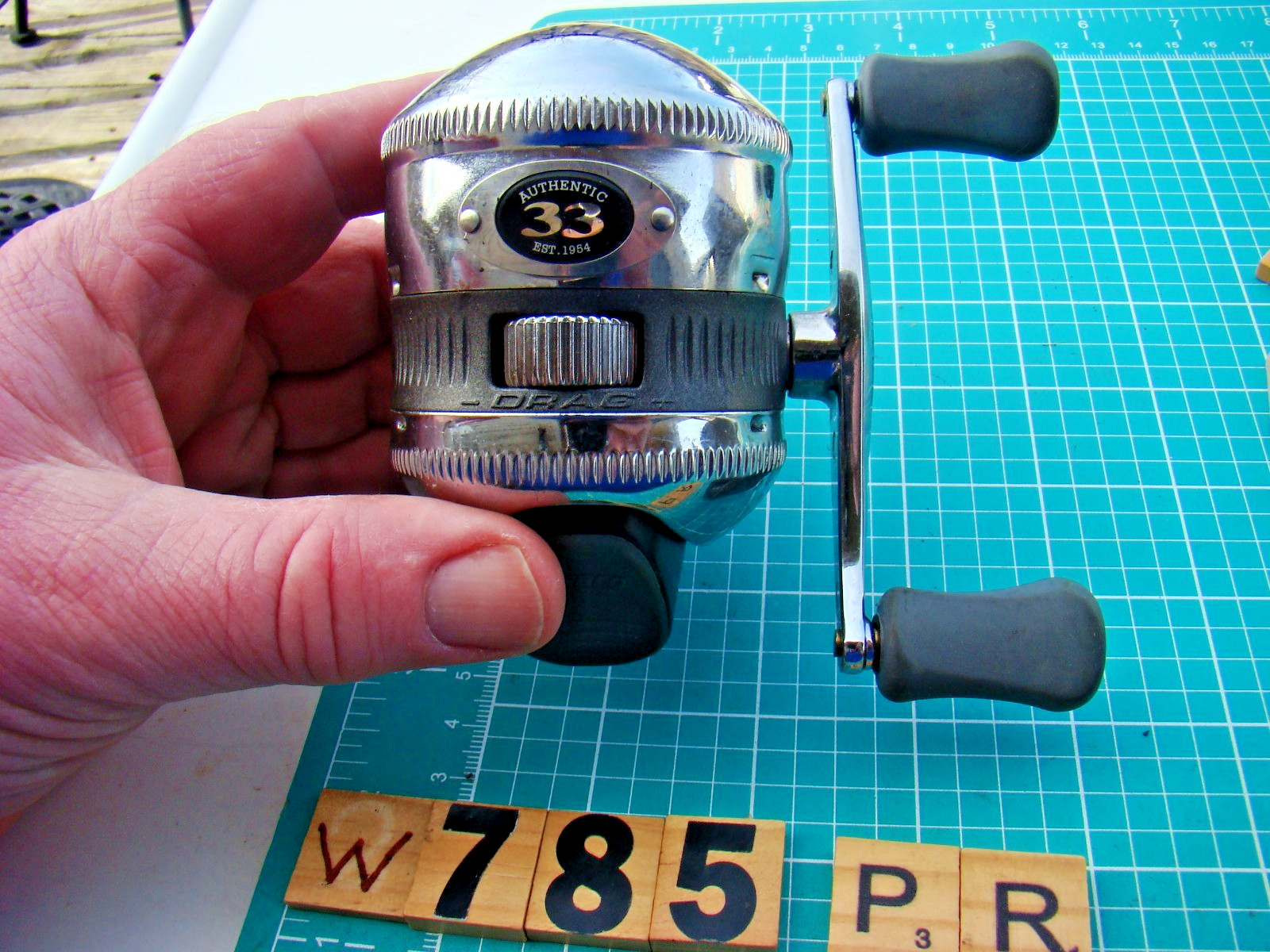W0785 PR ZEBCO 33 SPINCAST FISHING REEL