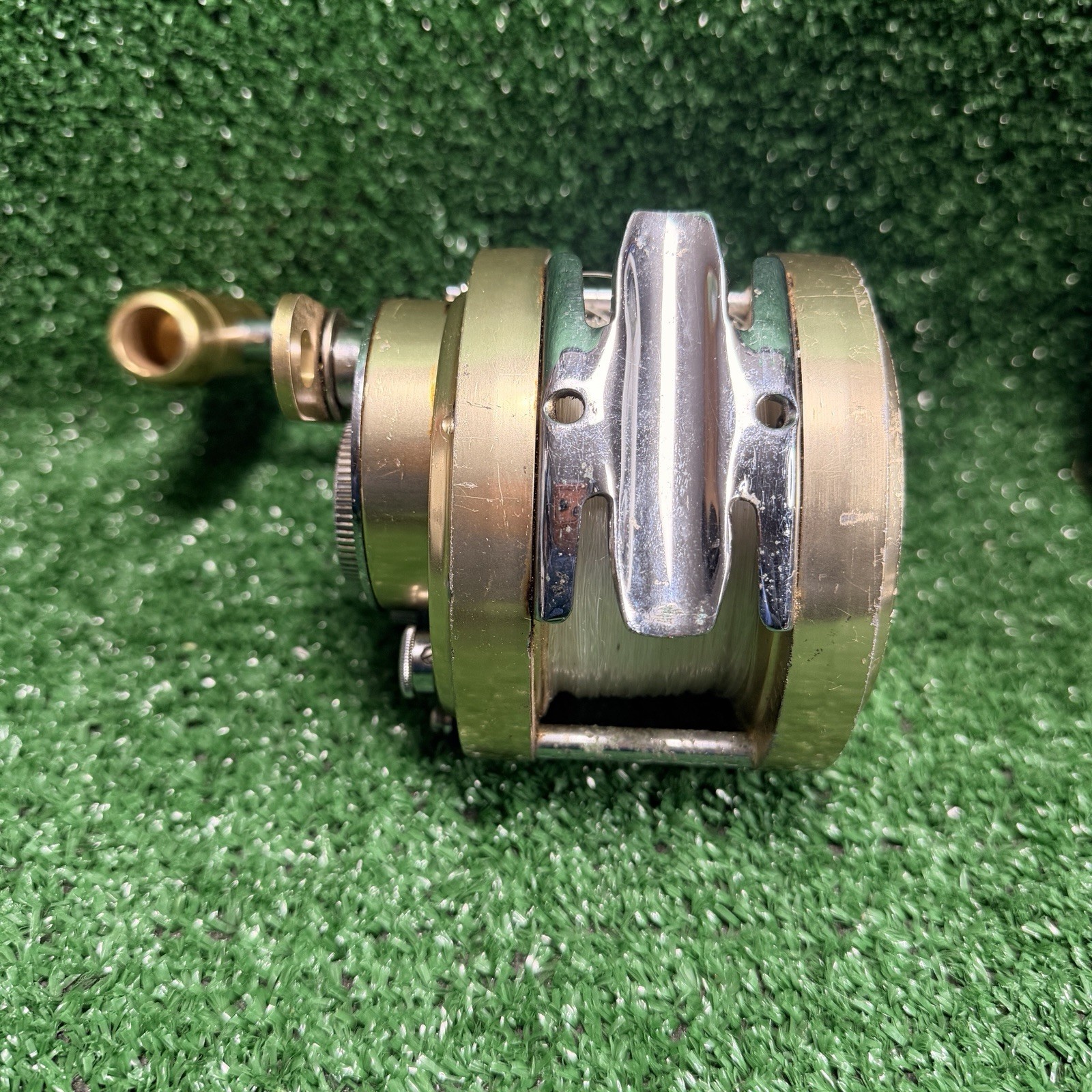 Penn International 20 – Single Speed Trolling Reel. Gold.