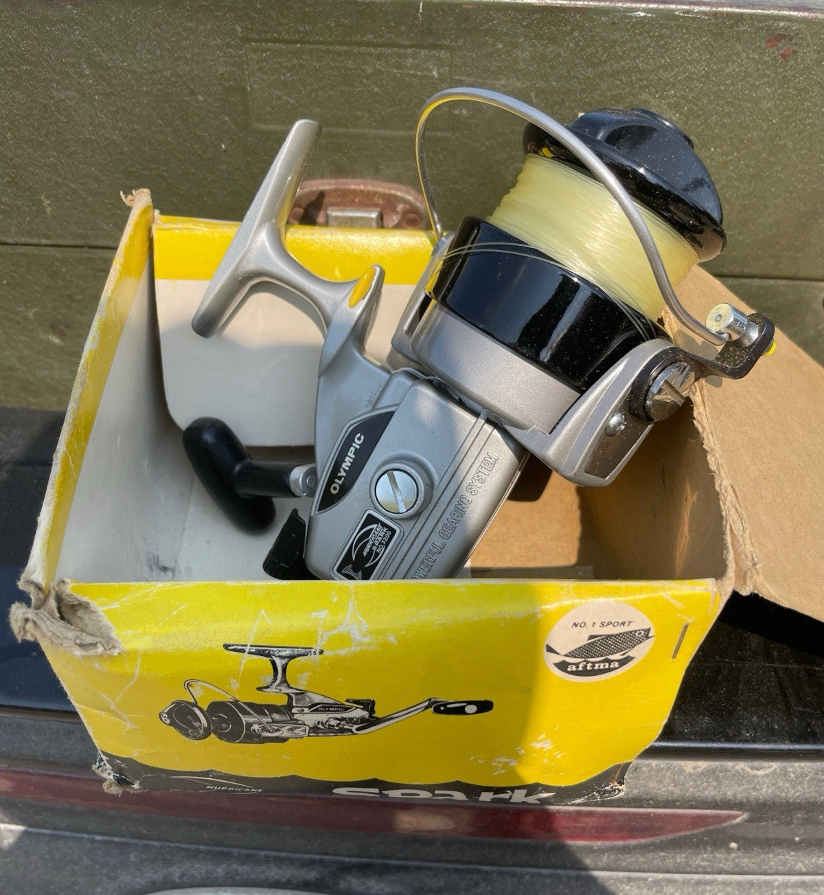 Olympic 240 Sport Spinning Reel 4.2:1 Left Retrieve 8lb Drag Pre-Spooled Box