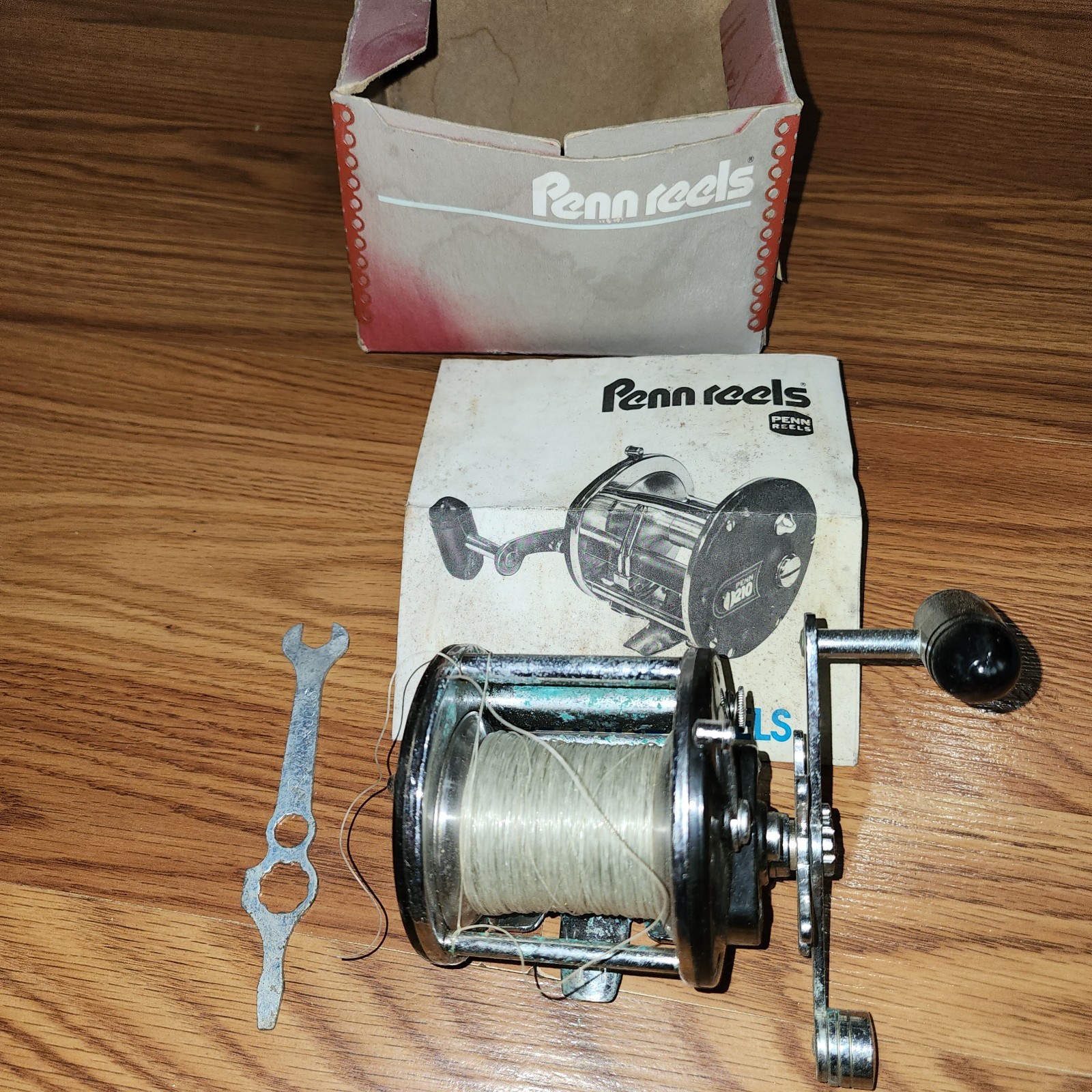 Vtg Penn 210MS Level Wind Fishing Reel High Speed Ball Bearing USA w/ Box Manual