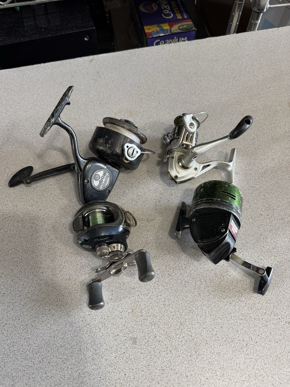 Lot of 4 Assorted Fishing Reels – Shakespeare – South Bend – Match 690