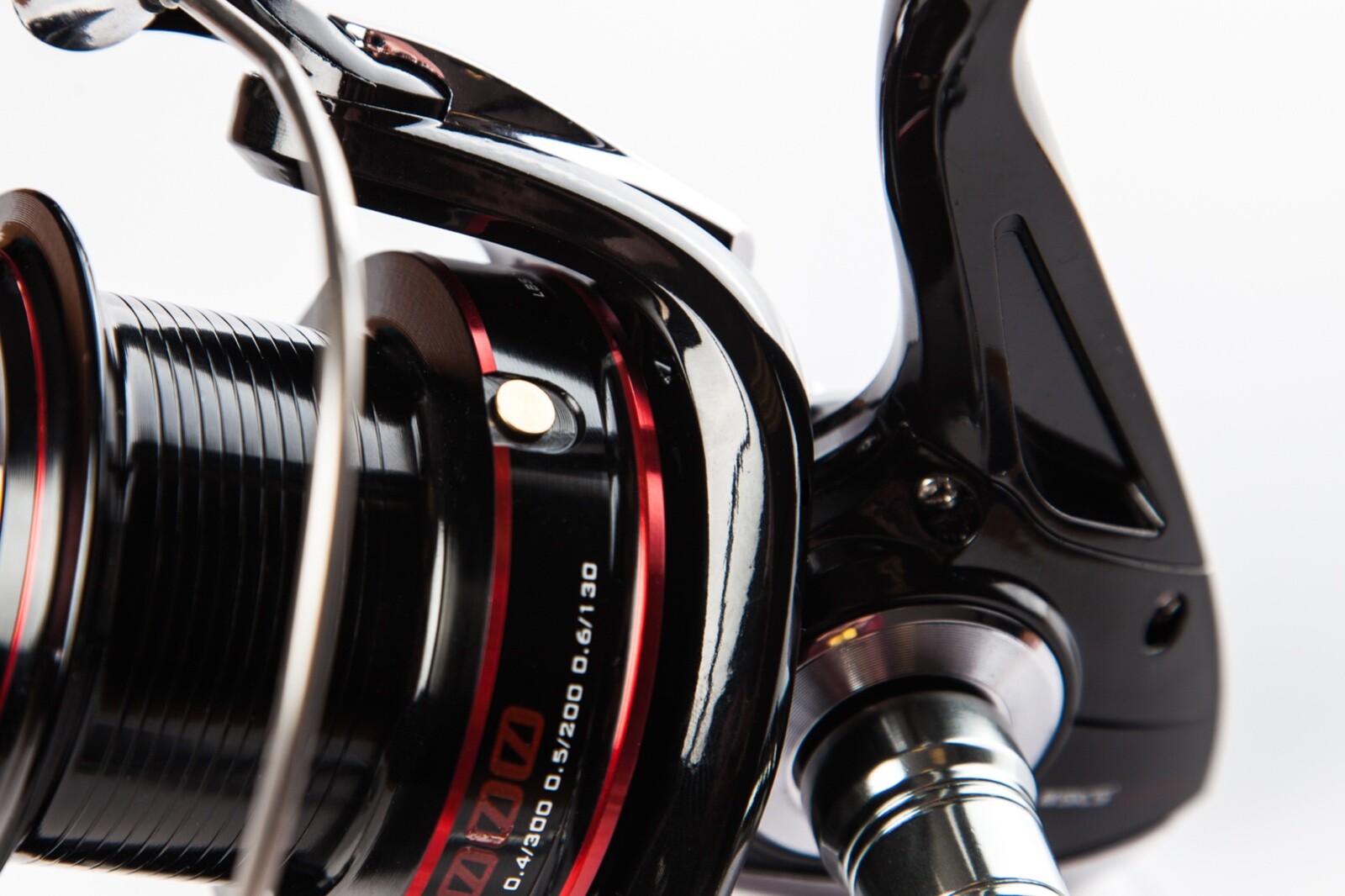 2 x Sonik SKS 8000 Beach Surf Sea Fishing Reel Black Fixed Spool Pack of Two