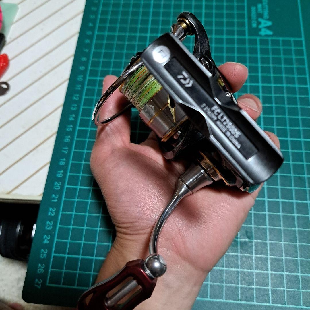Daiwa 20 Luvias FC LT2500S Spinning Reel SLP Works Handle Knob