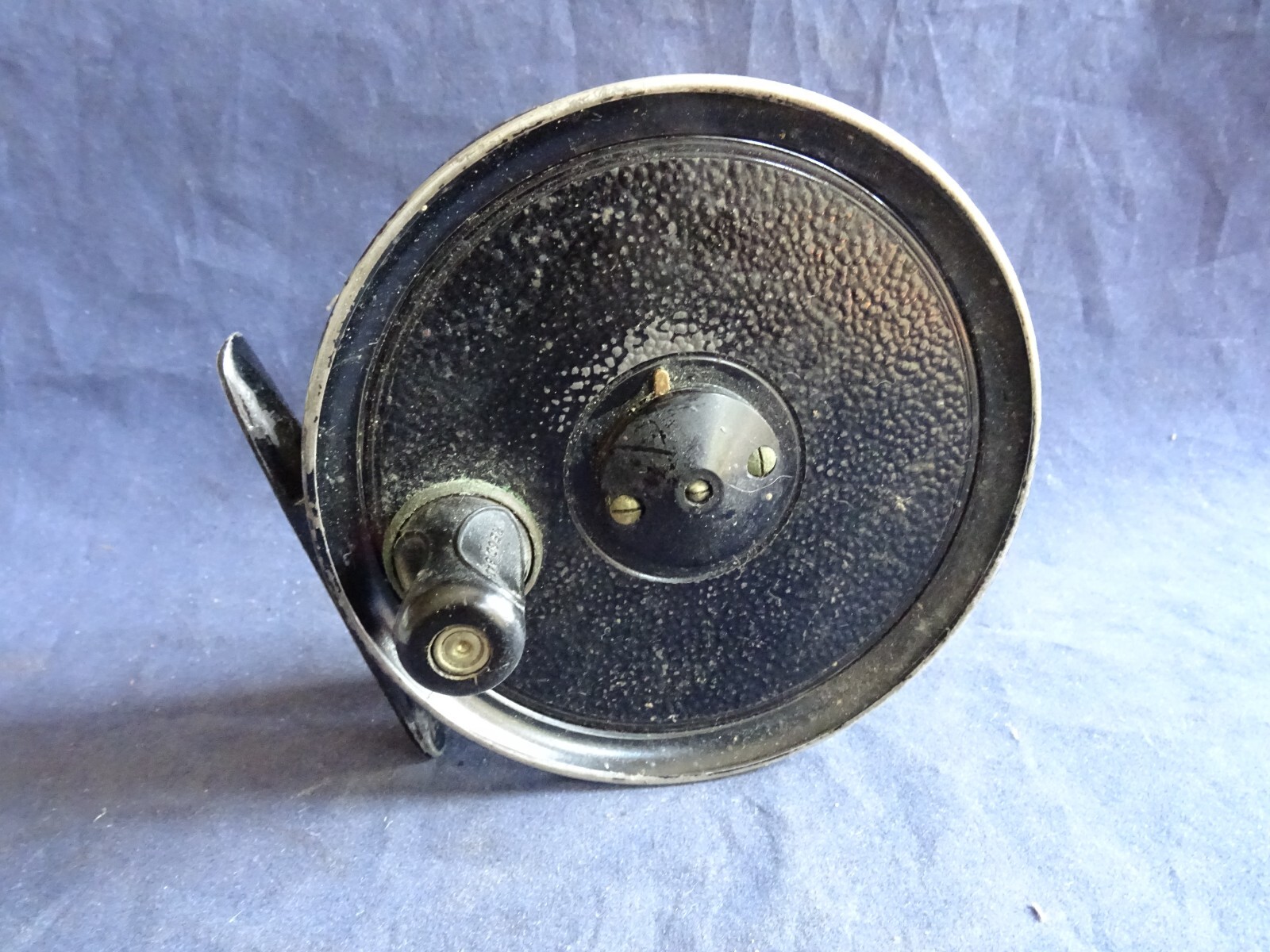 A VINTAGE ALLCOCKS GILMOUR 3 3/4″ TROUT/LIGHT SALMON FLY FISHING REEL