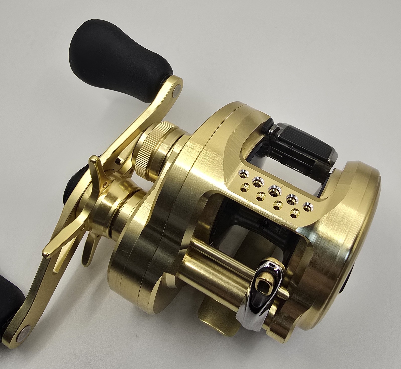 Shimano 21 Calcutta Conquest 200XG Right Baitcast Reel Boxed JDM Excellent