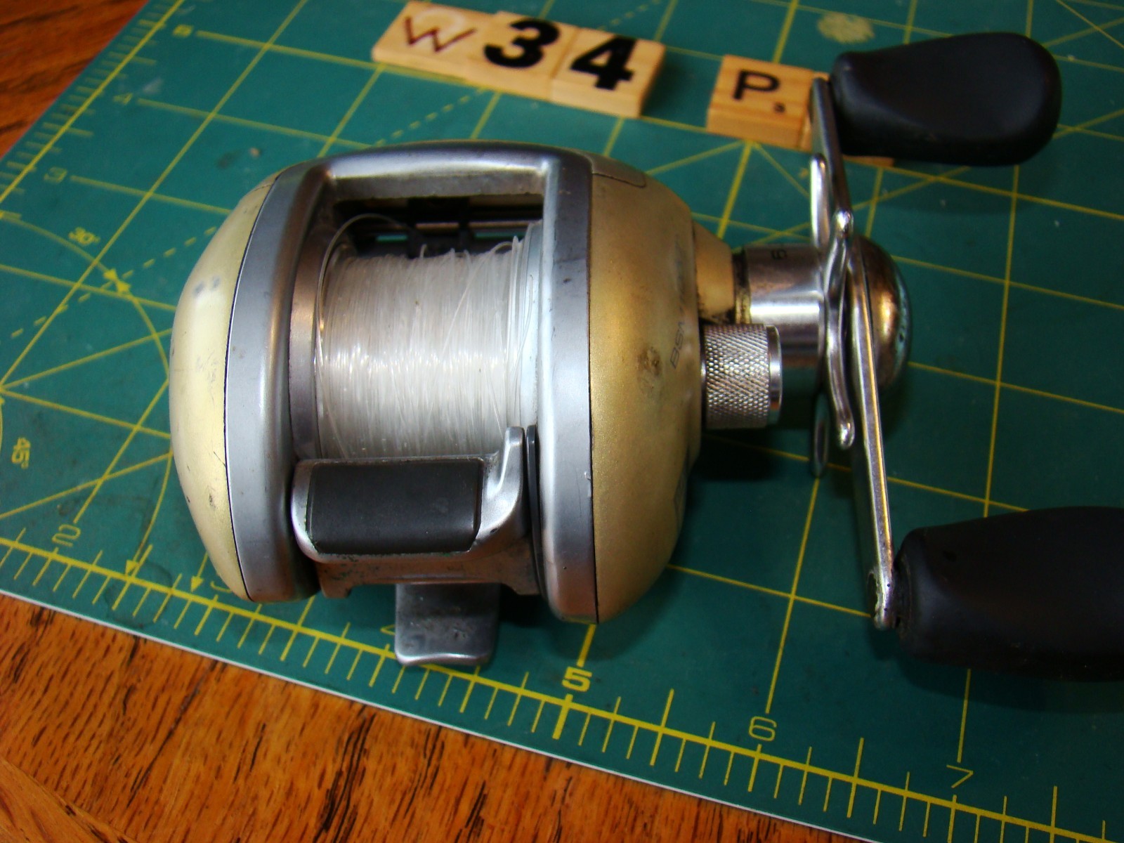 W0034 PR B.A.S.S.BASSMASTER BSM1000H BAITCASTER FISHING REEL