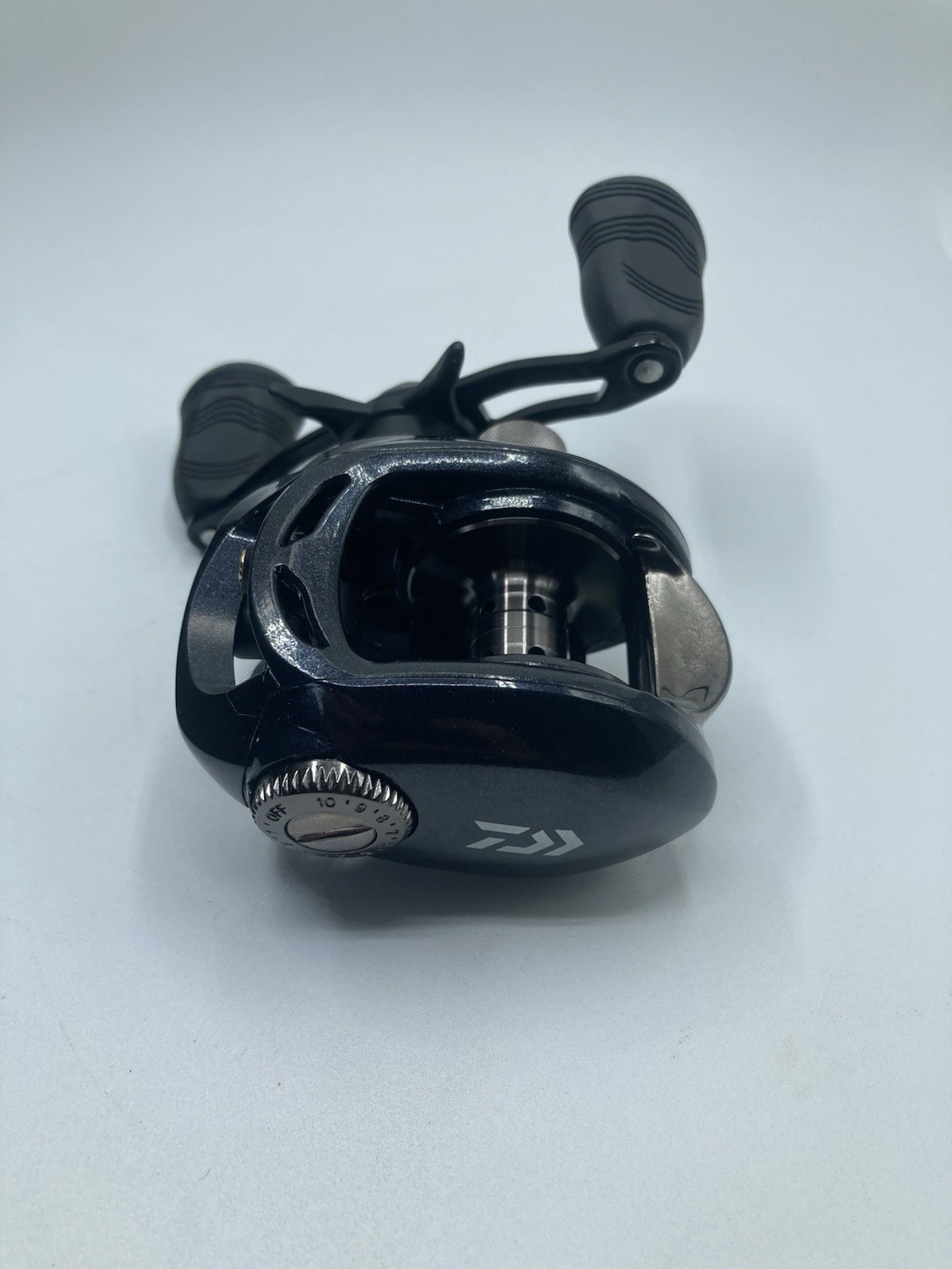 Daiwa Exceler 100HA 6.3:1 Baitcast Fishing Reel Ultimate Tournament Drag. In Box