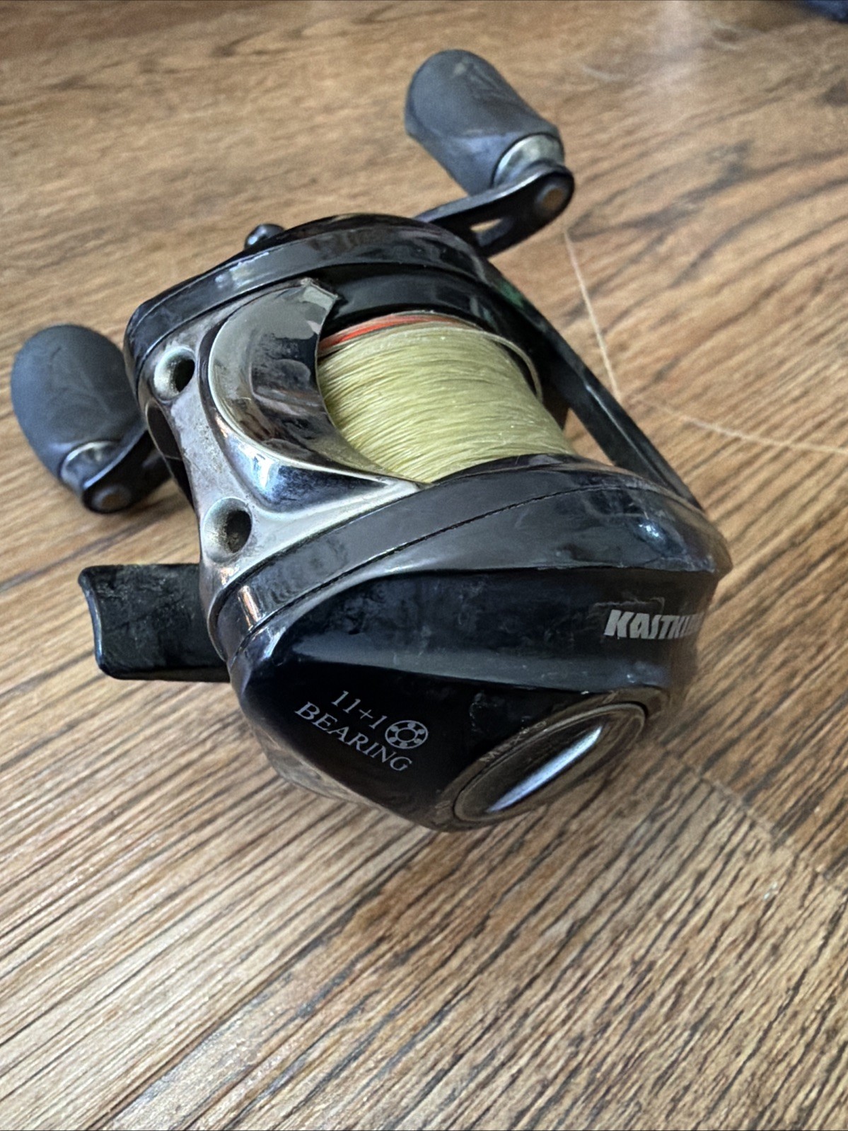 KastKing Royale Legend Baitcaster Reel7.0:1 Gear Ratio11+1 Bearings RH Black Red