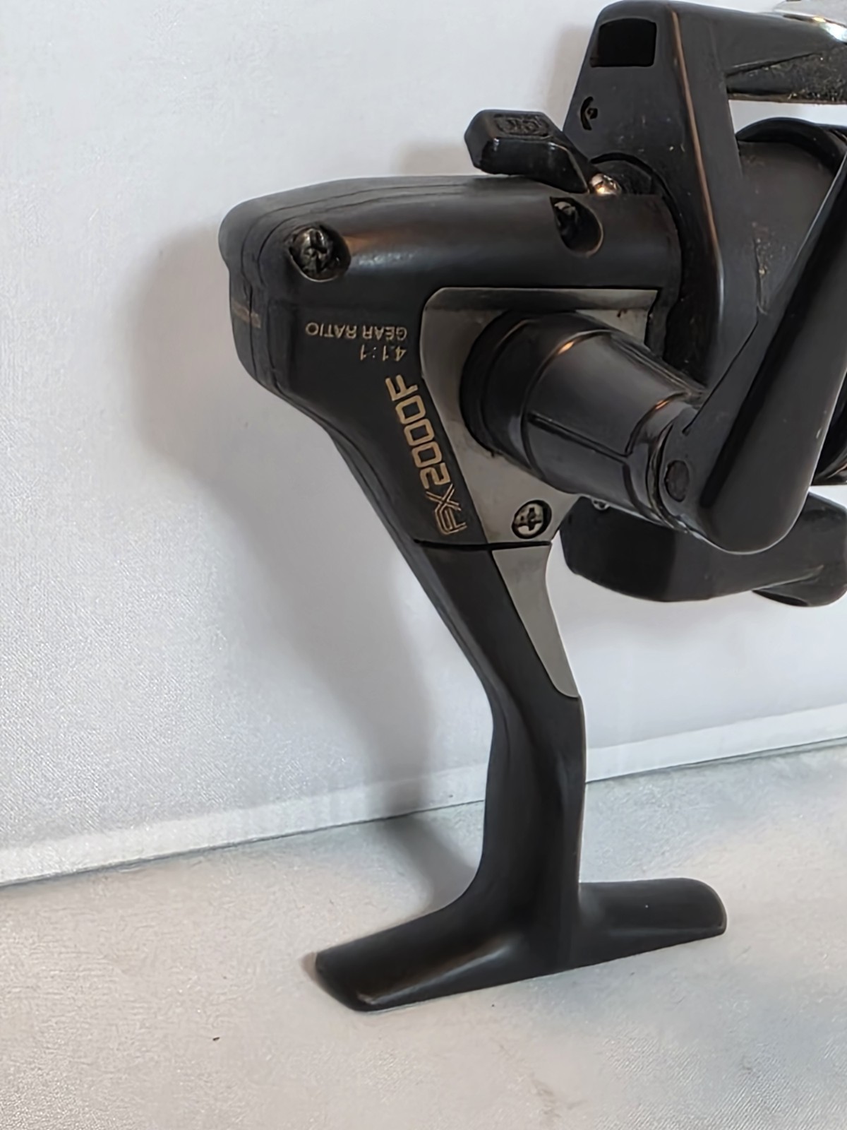 Shimano FX2000F R2000 Spinning Black Fishing Reel Ratio 4.1 : 1