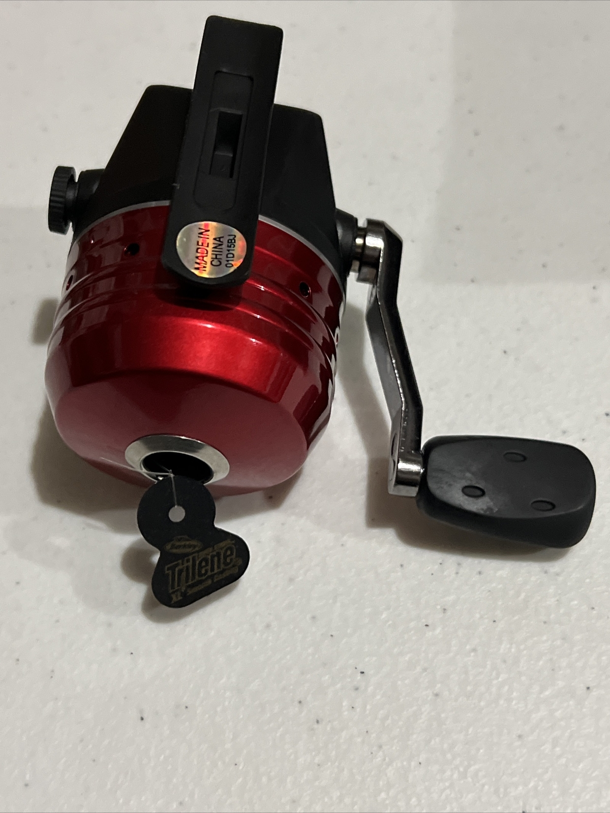 NEW Berkley Cherrywood HD Spincast Reel Pre-Spooled (CWSC06) – FREE SHIPPING!