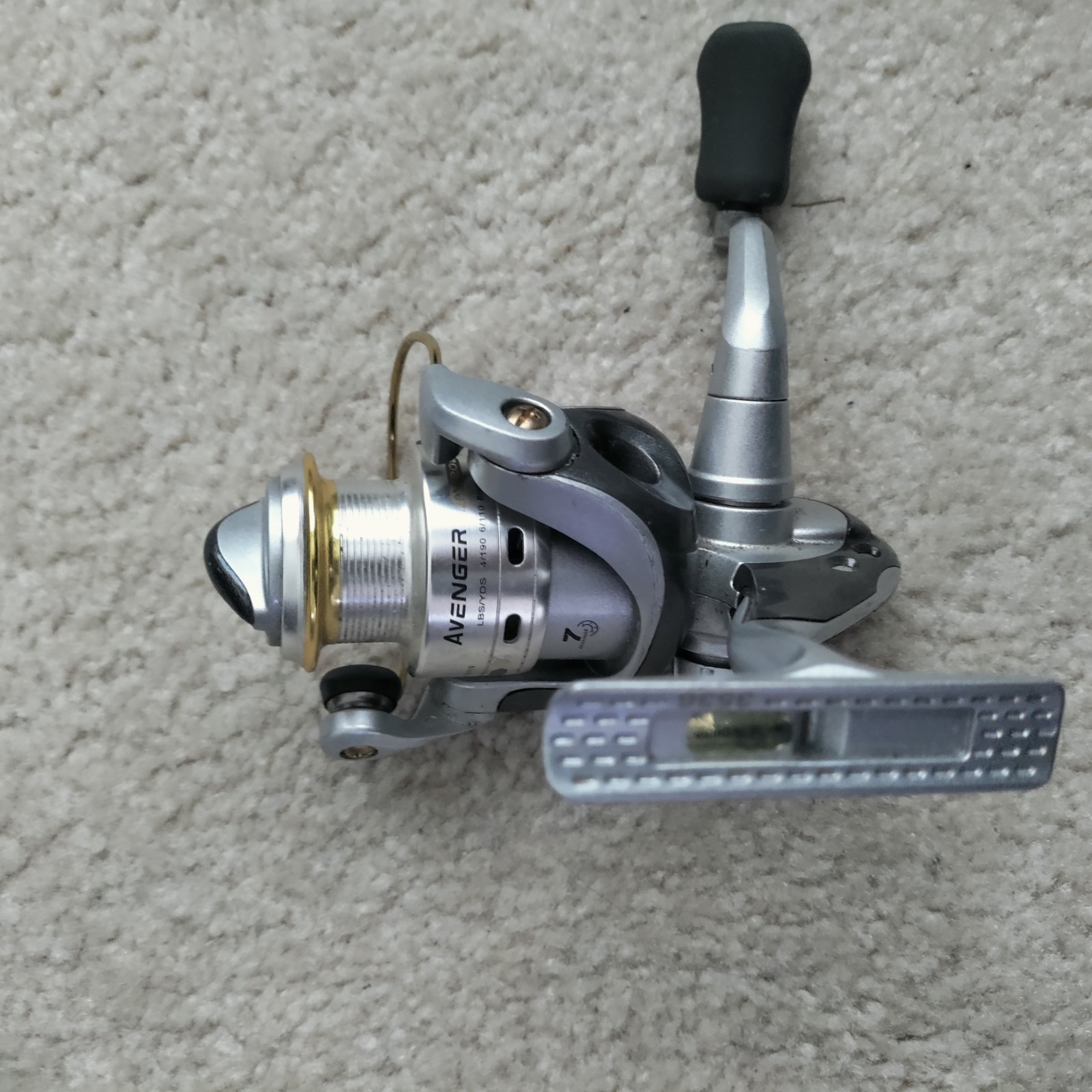 Okuma Avenger AV 20a Spinning Reel 7 Bearings RES II EUC Spins Great