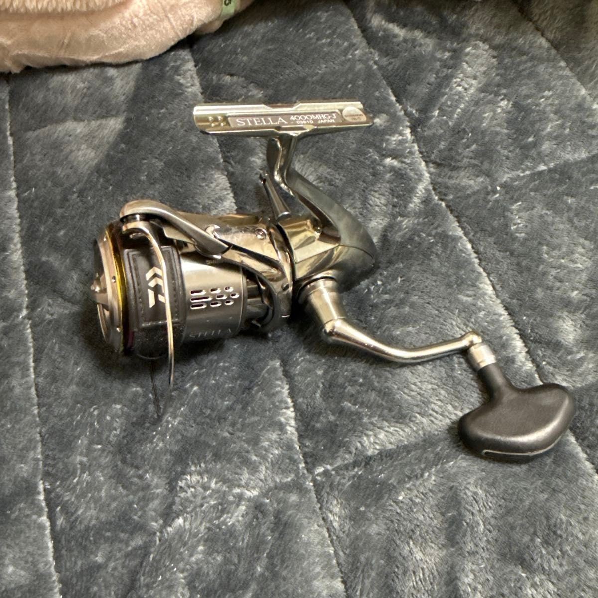 SHIMANO 18 Stella 4000MHG Spinning Reel Lightweight Trout High Gear Durable