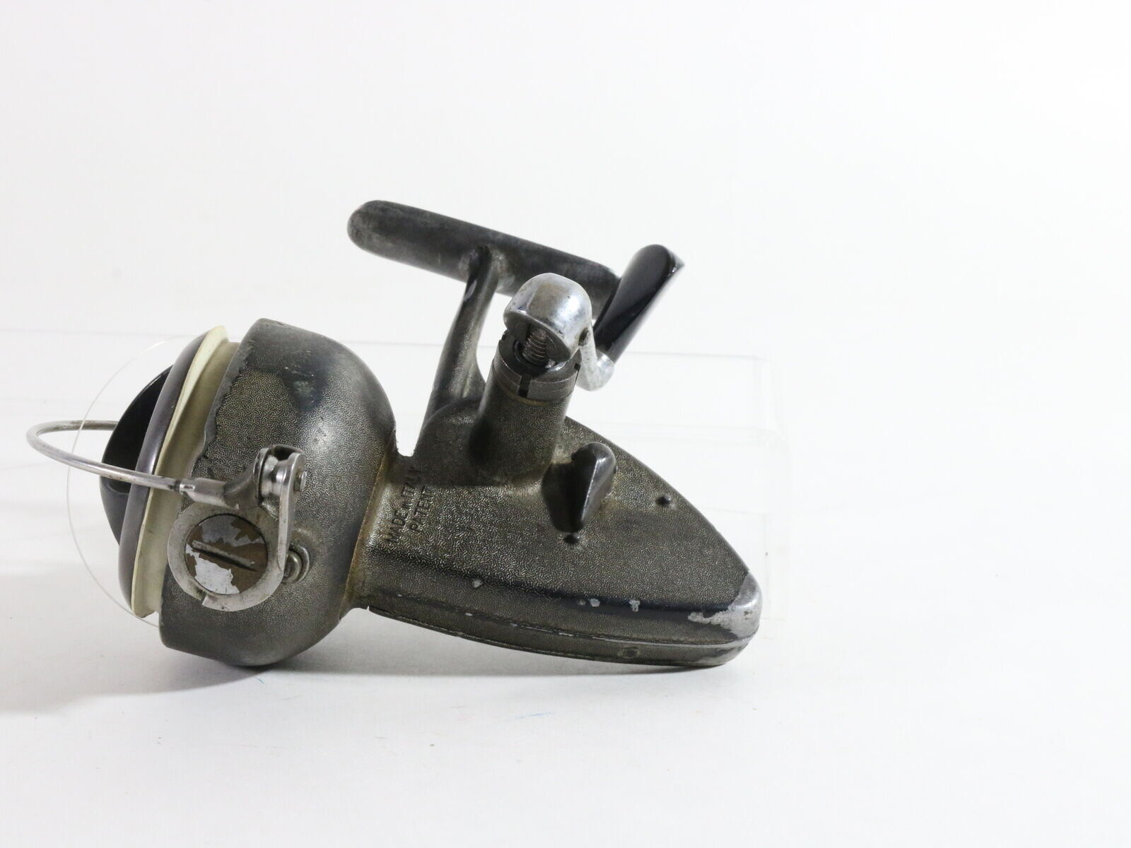 Vintage Pelican 100 Baitcast Fishing Spinning Reel Italy Metal