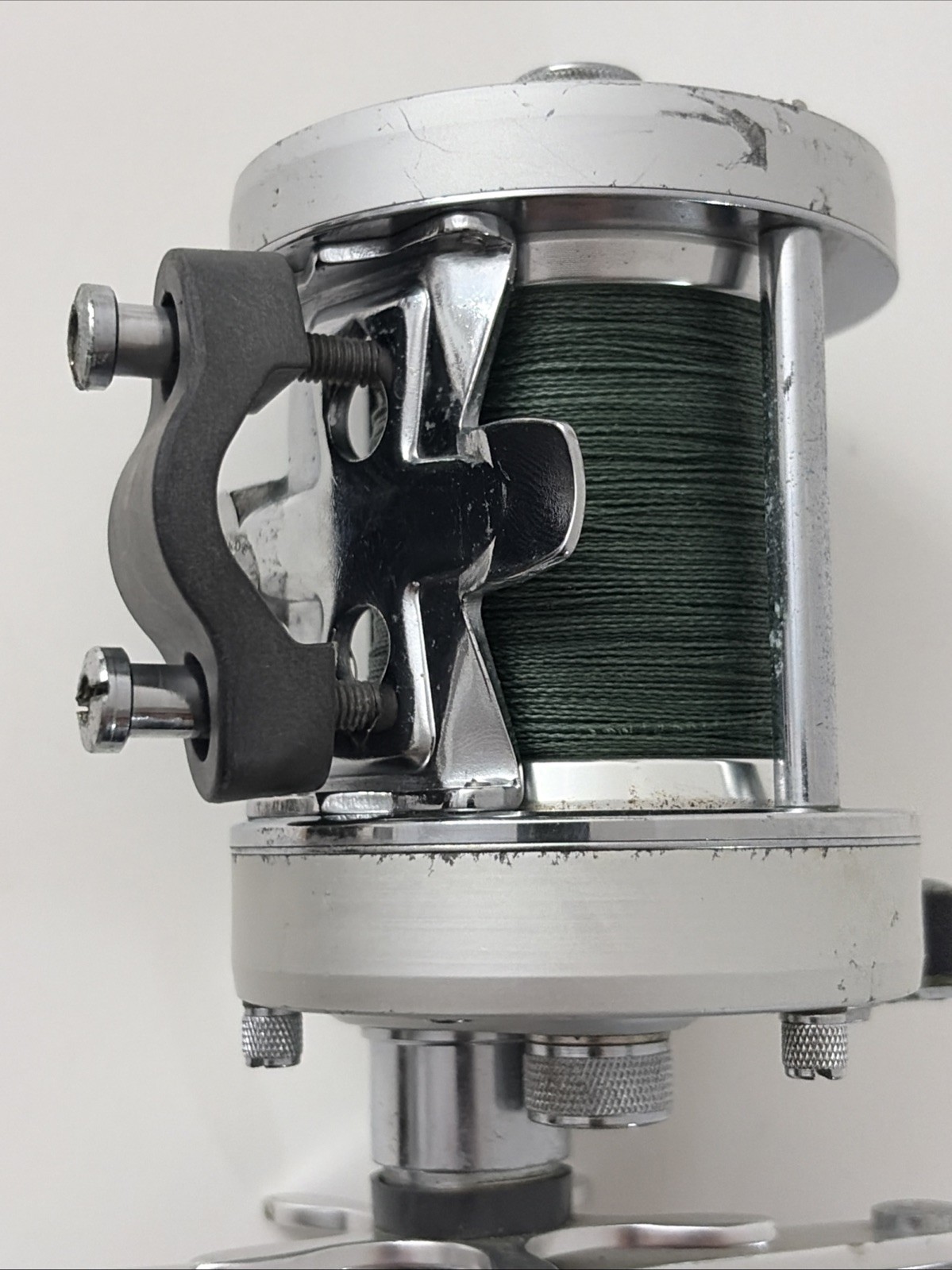 Abu Garcia 7000 IC3 Ambassadeur Fishing Reel Pre-owned Silver