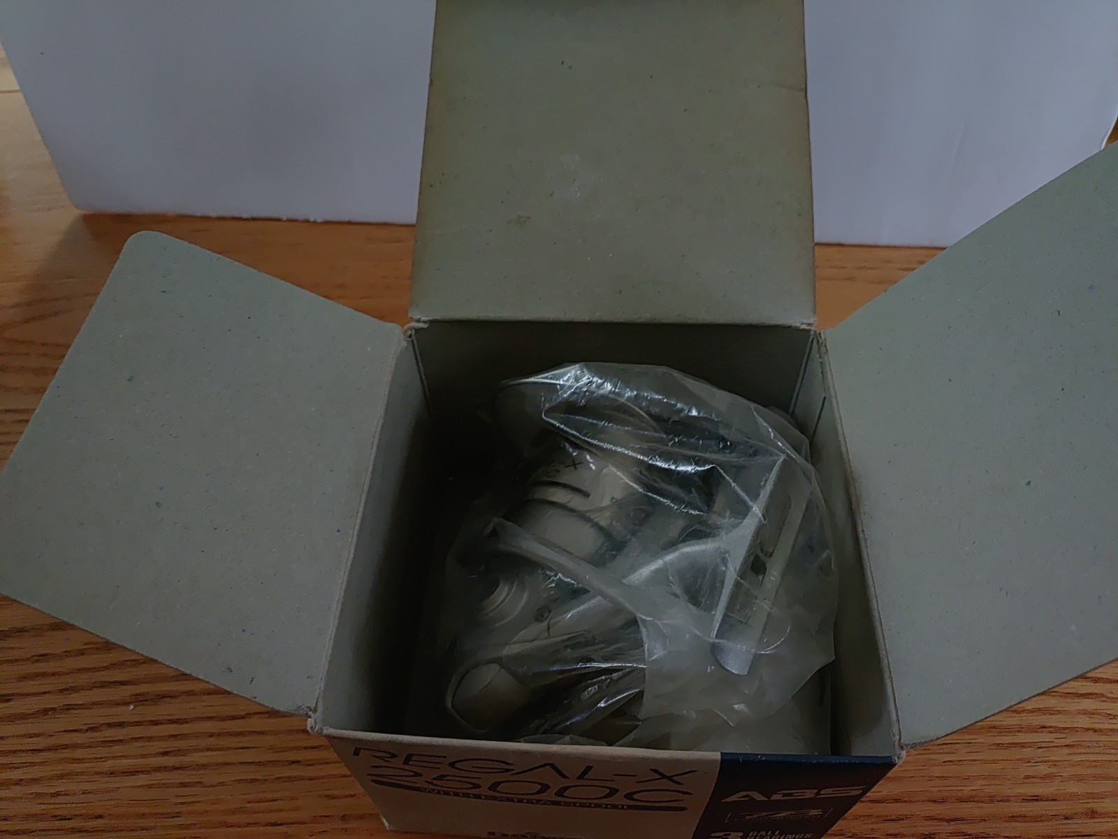 Daiwa Regal X2500C Fishing Reel Opened Box..New See Descriprion