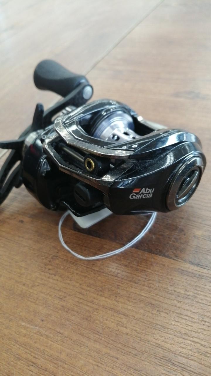 Abugarcia Revo SLC-IB7 Baitcasting Reel 7.1:1 Gear 5.5kg Drag 132g Used