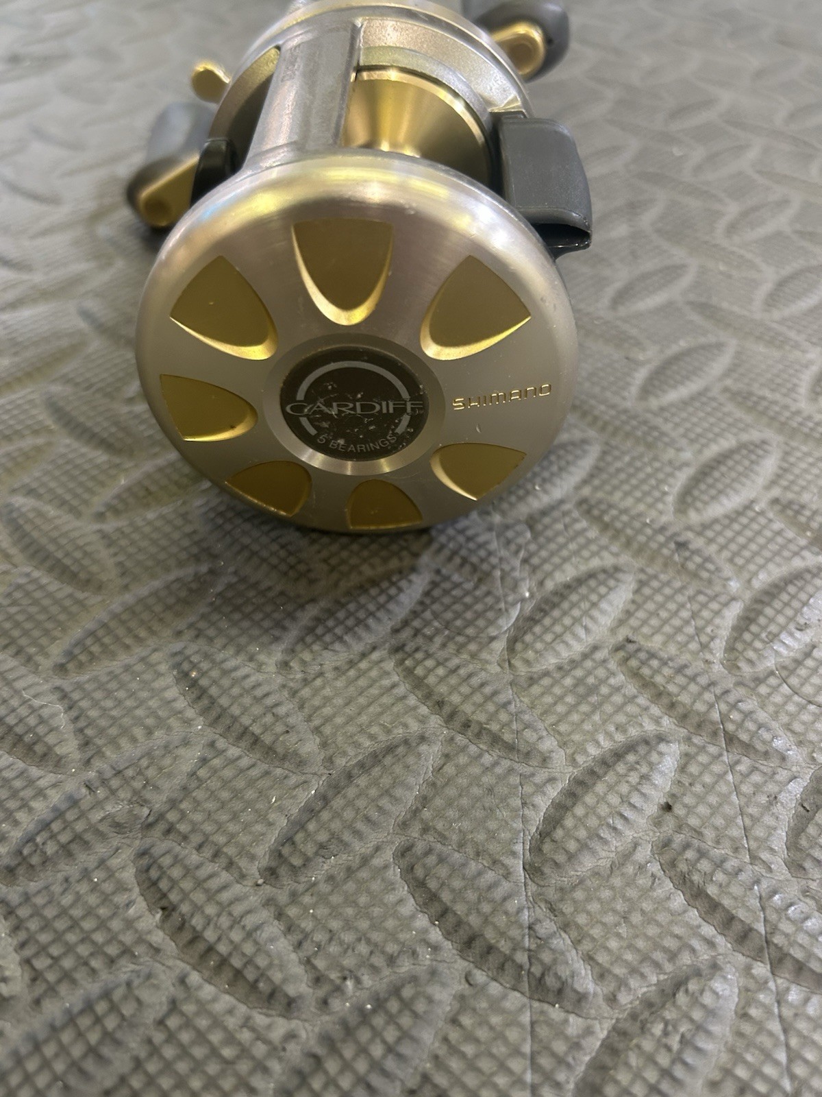 Fishing Reel Right Handed Bait Caster Shimano Cardiff 300a #1