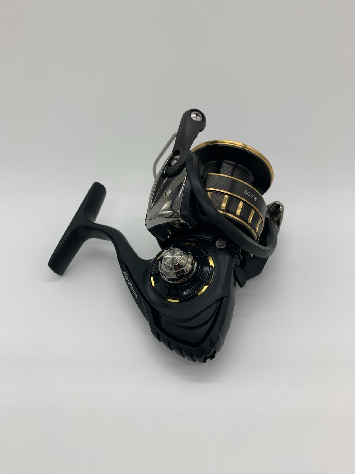 Daiwa 23 BG SW 4000D-CXH Spinning Reel Metal Black New in Box Japan