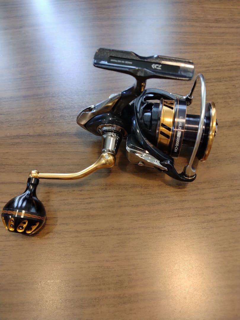 Daiwa 18 Regalis LT5000D-CXH Gomexus handle custom