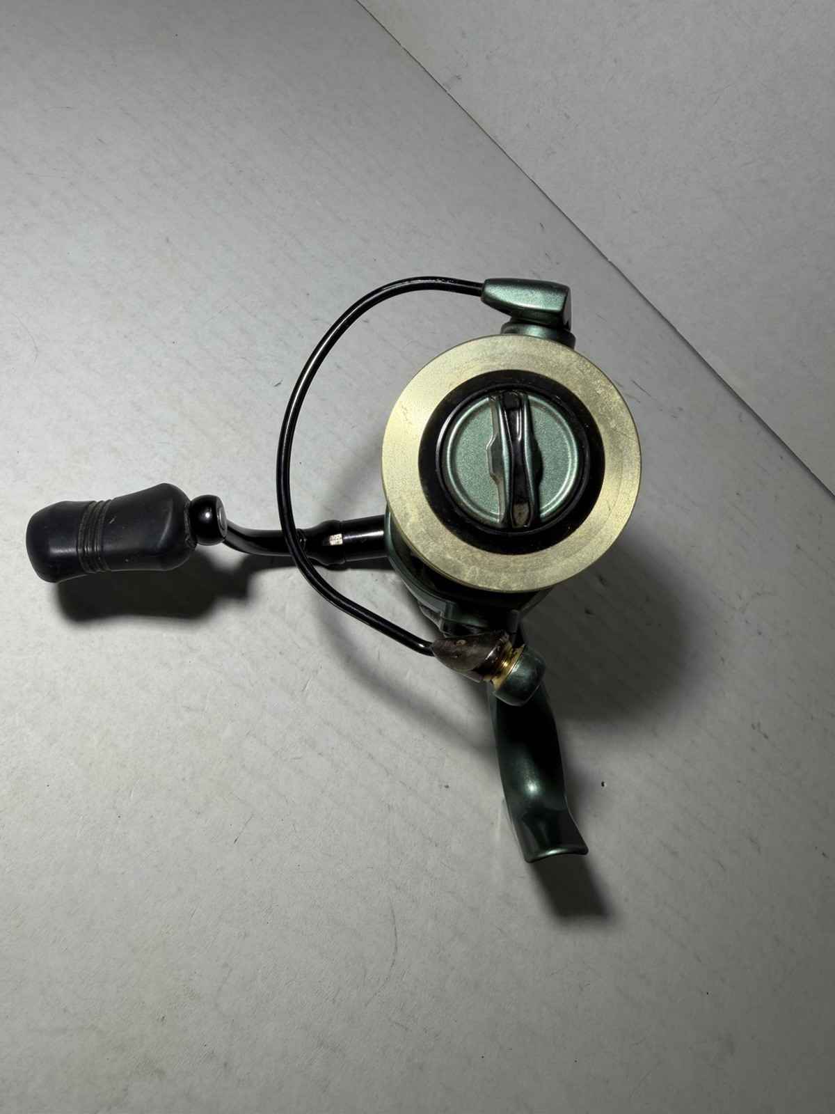 Bass Pro Shops Borealis #BLS4000 Spinning Fishing Reel 4 Bearing 5.0:1 Ratio