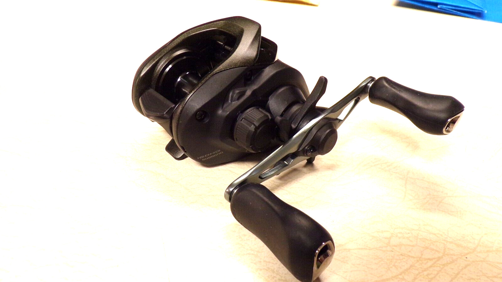 NEW – SHIMANO CAIUS 150-HG FISHING REEL – 7:2:1 GEAR RATIO – 4 BALL BEARING
