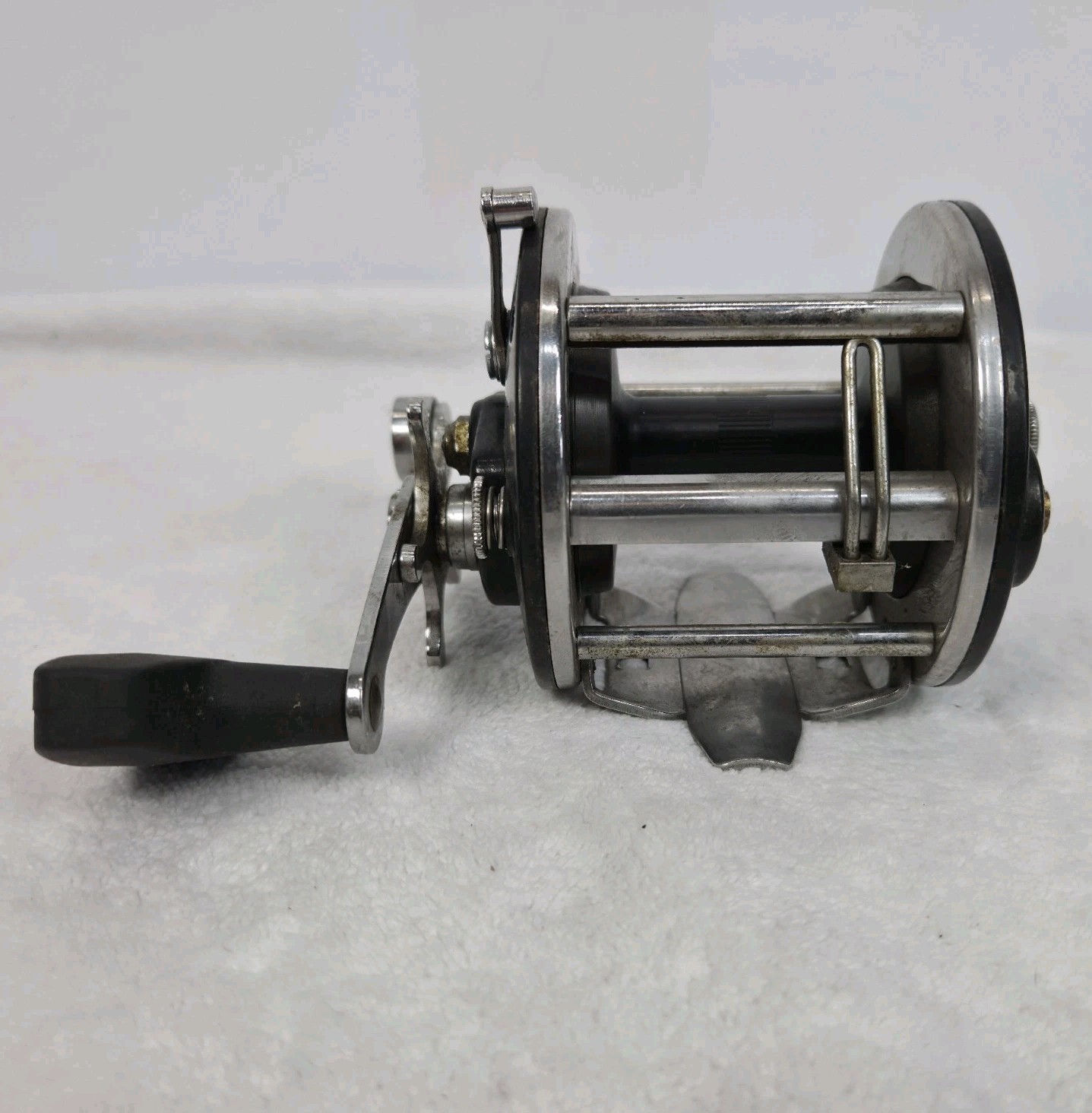 Penn 209 Level Wind Baitcaster Fishing Reel Saltwater USA Black Vintage