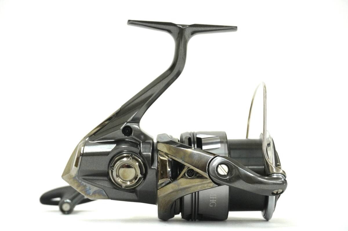 Shimano 24 Twin Power XD 4000MHG Spinning Reel