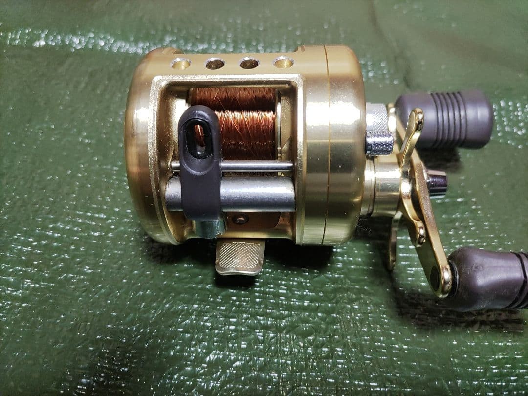 SHIMANO Calcutta Power Handle 230g 5.8:1 SVS Baitcasting Reel Used Japan