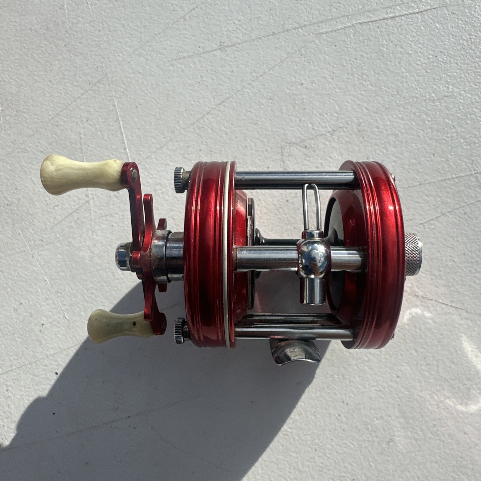 VTG Abu Garcia Ambassadeur No 5000 Red 4 Screw Reel Sweden 553803 Tested Smooth