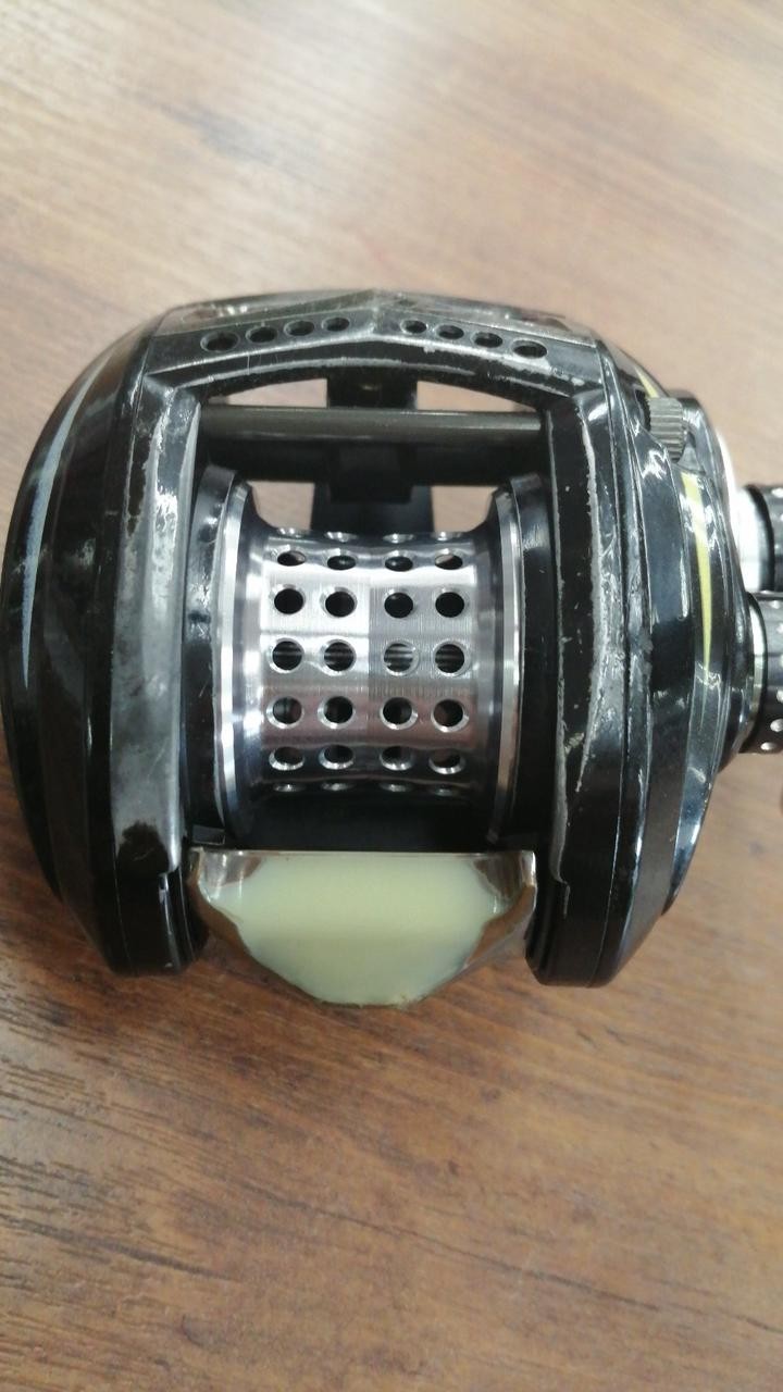 ABU GARCIA REVO LTZ AE74-RACING Baitcasting Reel