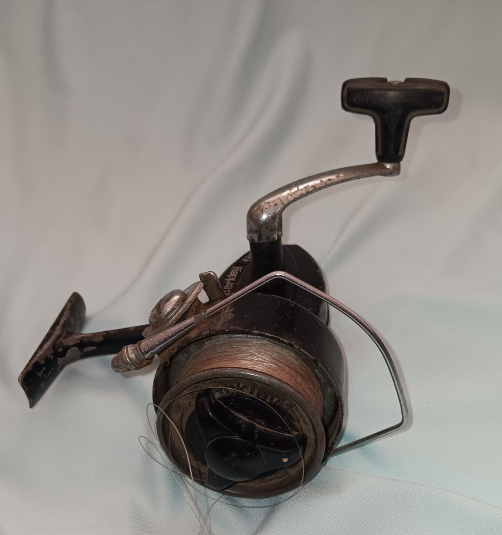1Vintage Berkley Model 420 Spinning Reel Made in Taiwan