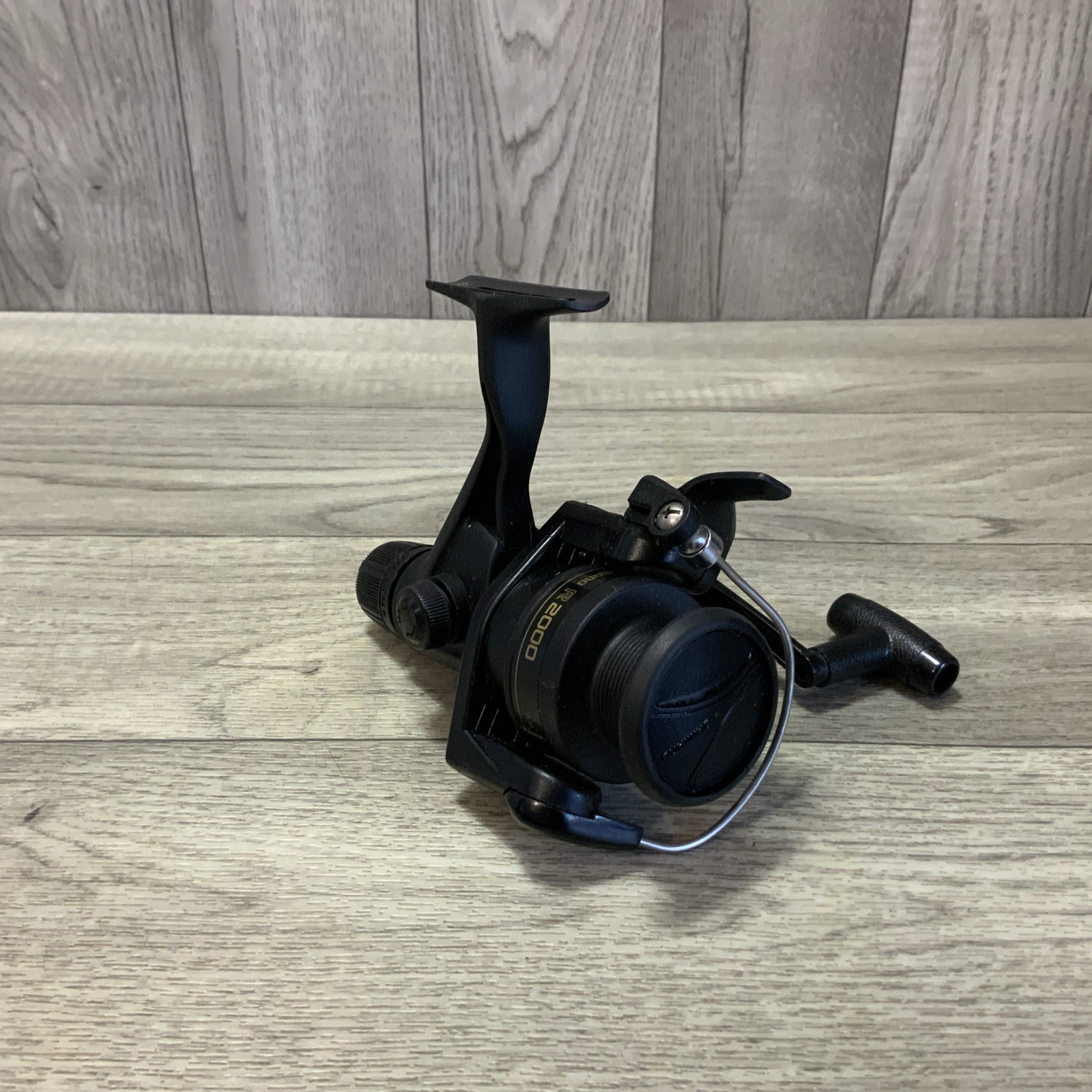 Shimano IX 2000R Fishing Spinning Reel R2000 Black Excellent Condition See Pics