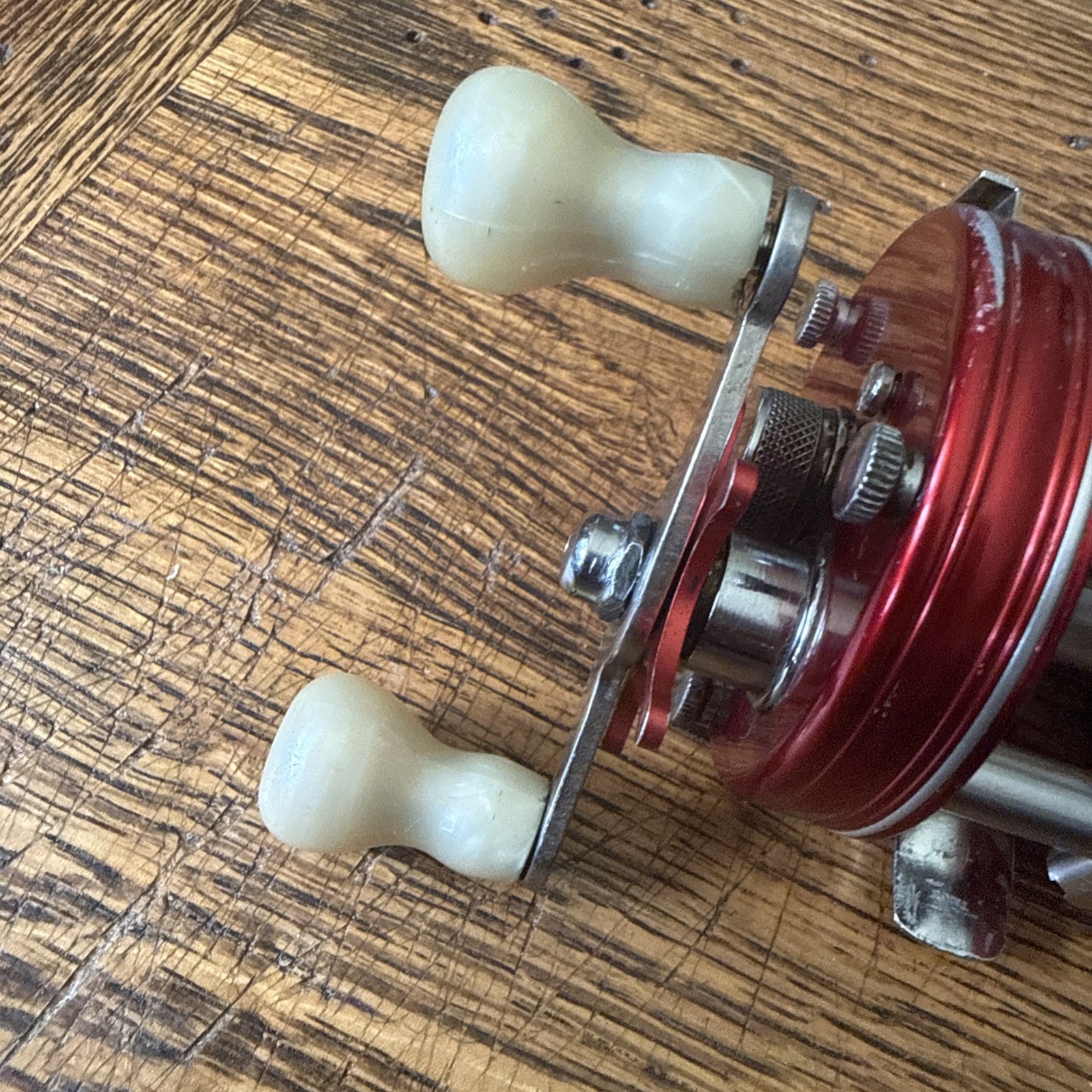 Vintage Abu Ambassadeur 5000 Casting Reel Svangsta Red 4 Screw SN 365435 Sweden