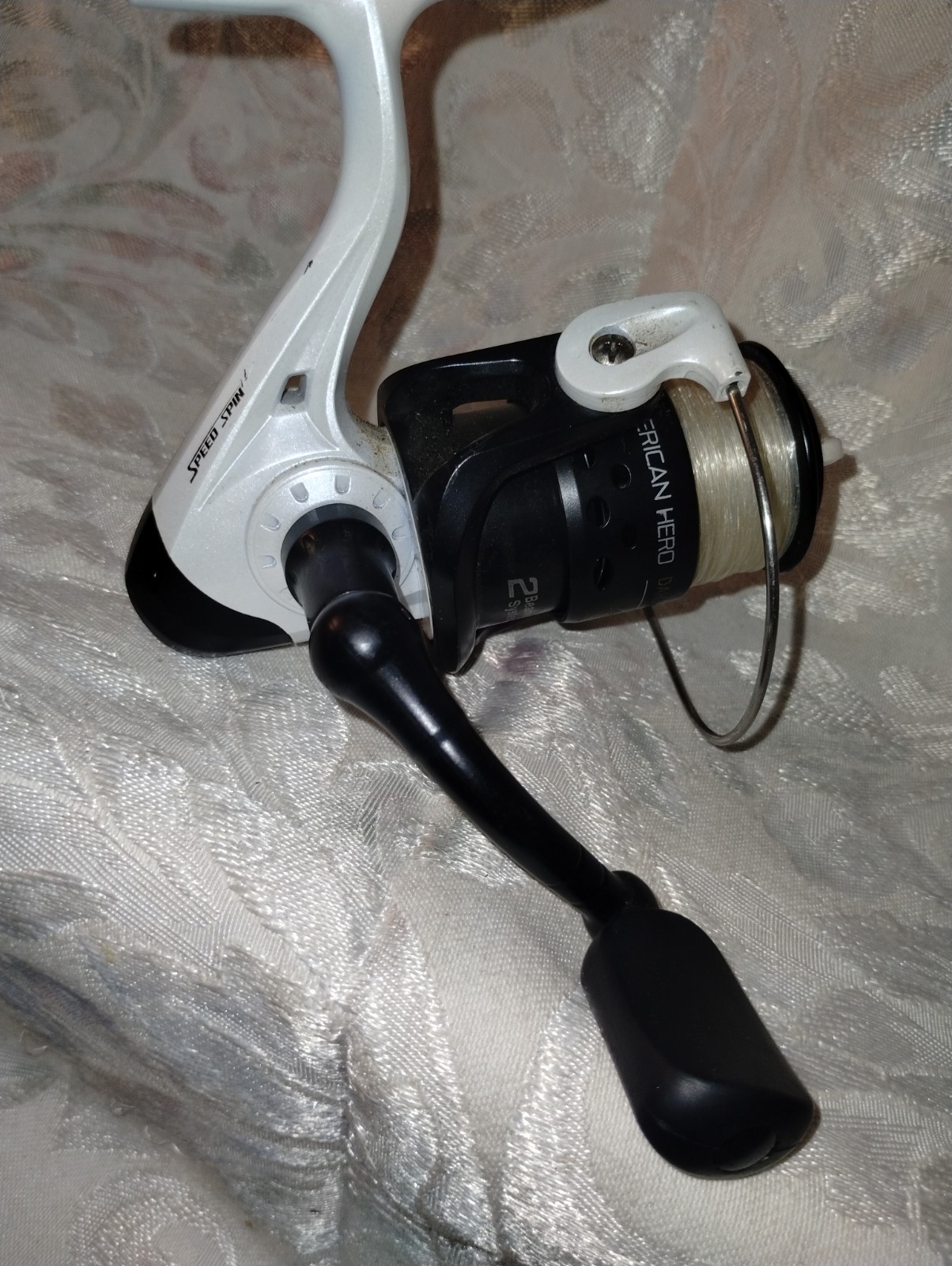 Lew’s American Hero DAH300 Spinning Reel – Smooth Working Condition.