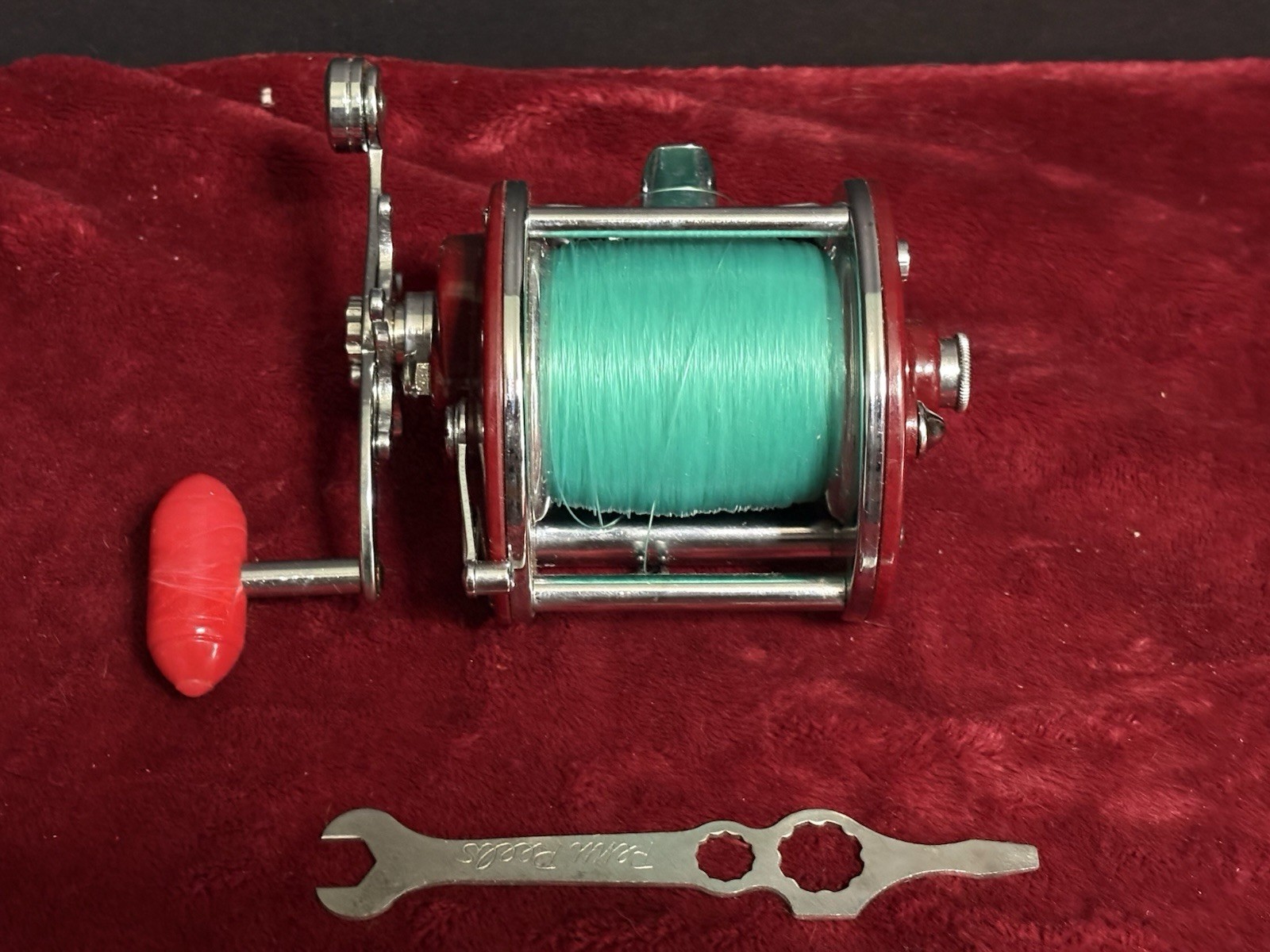 Peen Peer Reel 209 Monofil Metal Spool Level Wind Freshwater Fishing