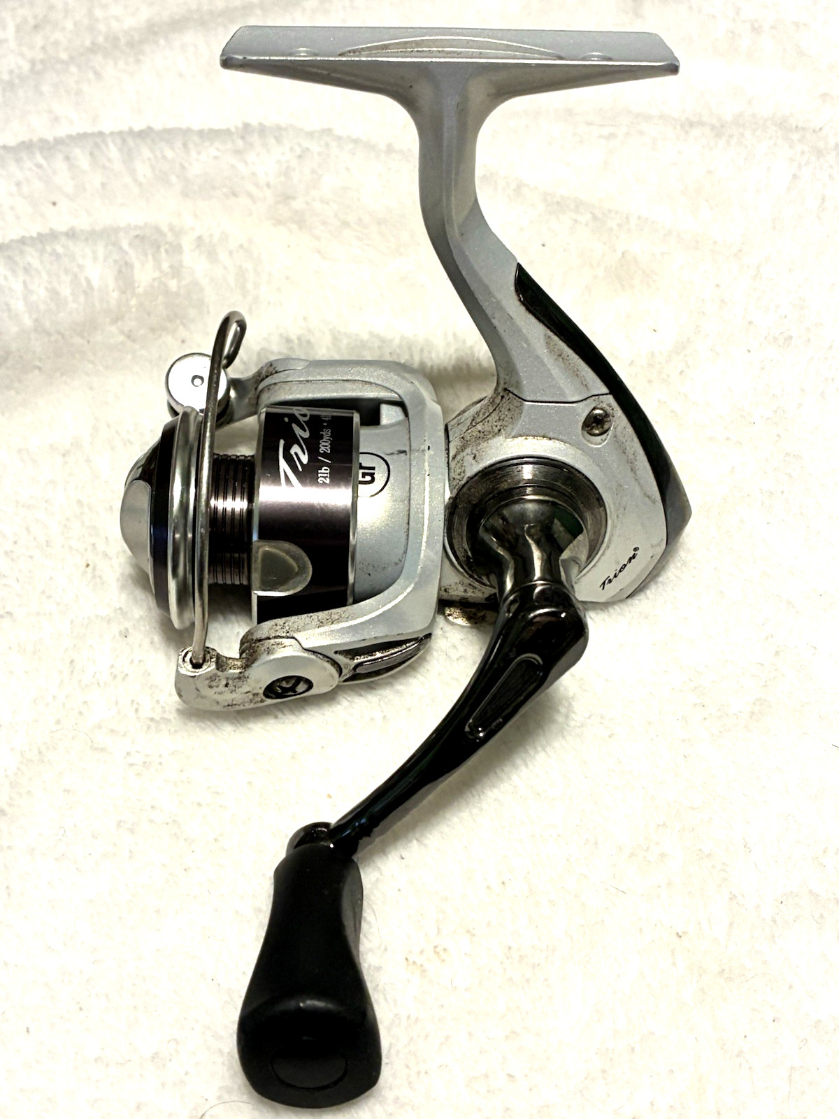 Nice Pflueger Trion TRI20 Ultra Light Spinning Fishing Reel