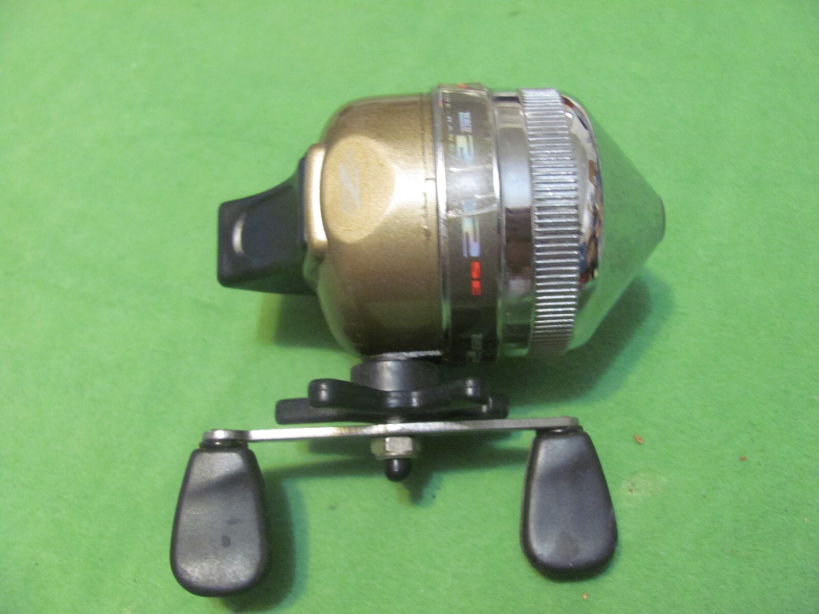 Zebco 202 SE Gold/Gray Spin-casting Reel