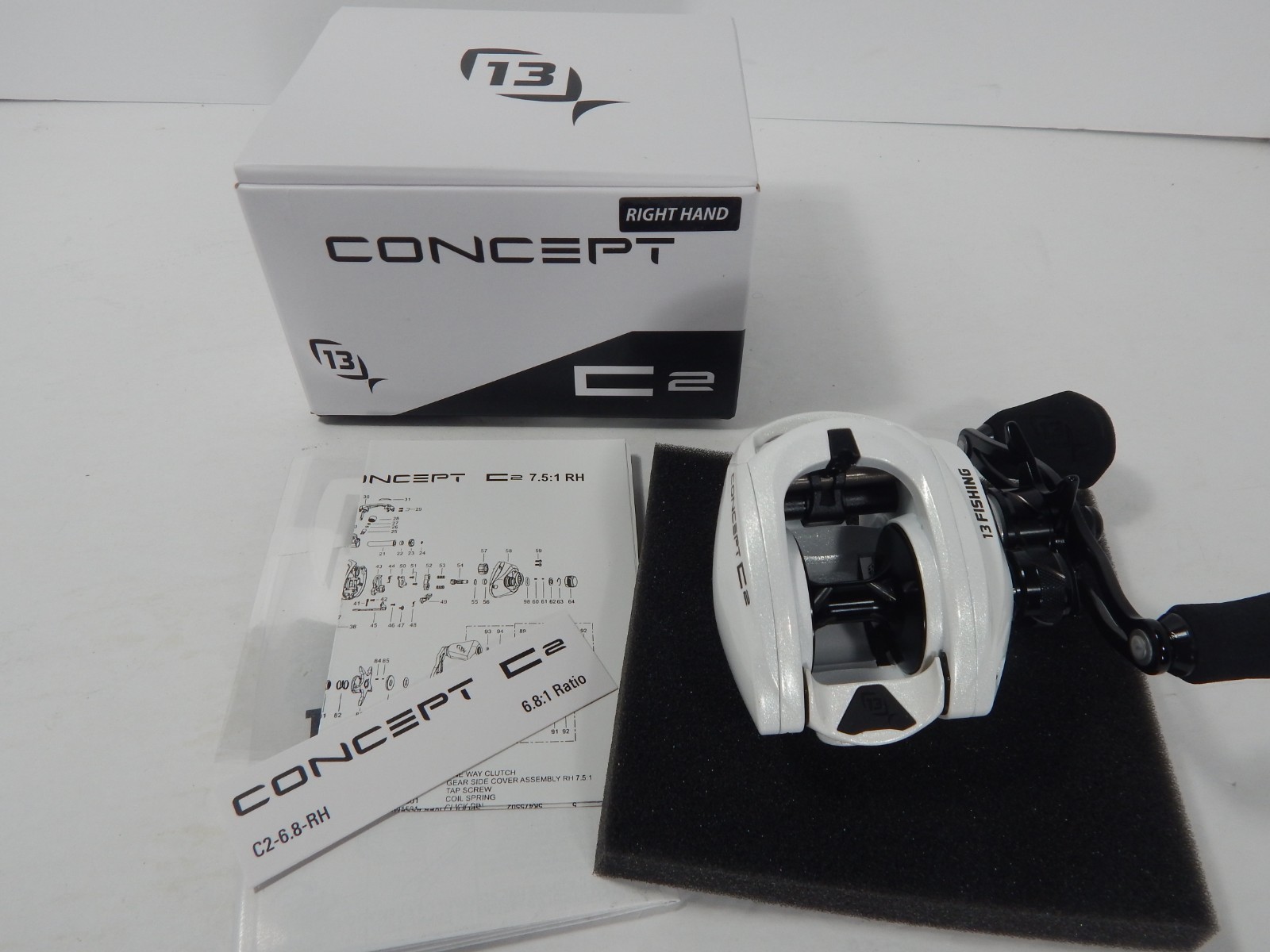 13 FISHING CONCEPT C GEN II C2-6.8RH 6.8:1 RIGHT HAND BAITCAST REEL