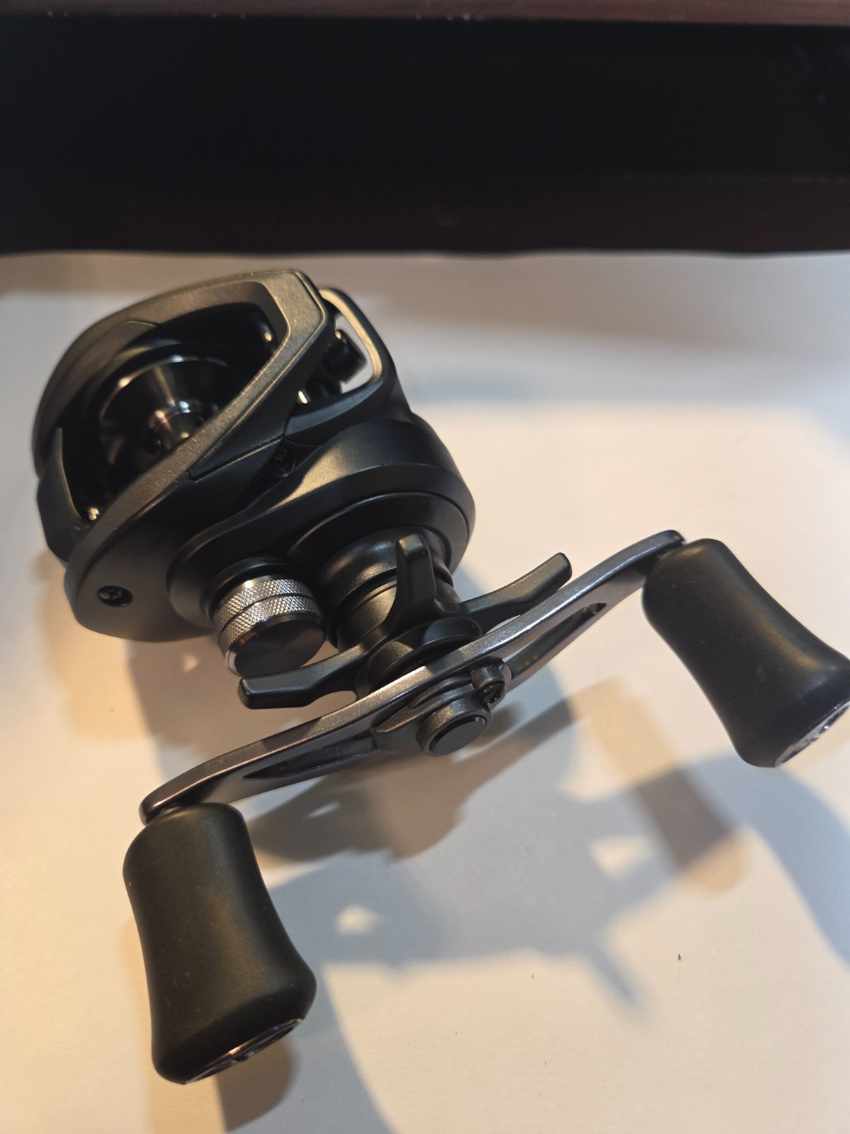 Cadence Essence R66 Baitcasting Reel Graphite, Carbon Fiber, 6.6:1 Gear Ratio